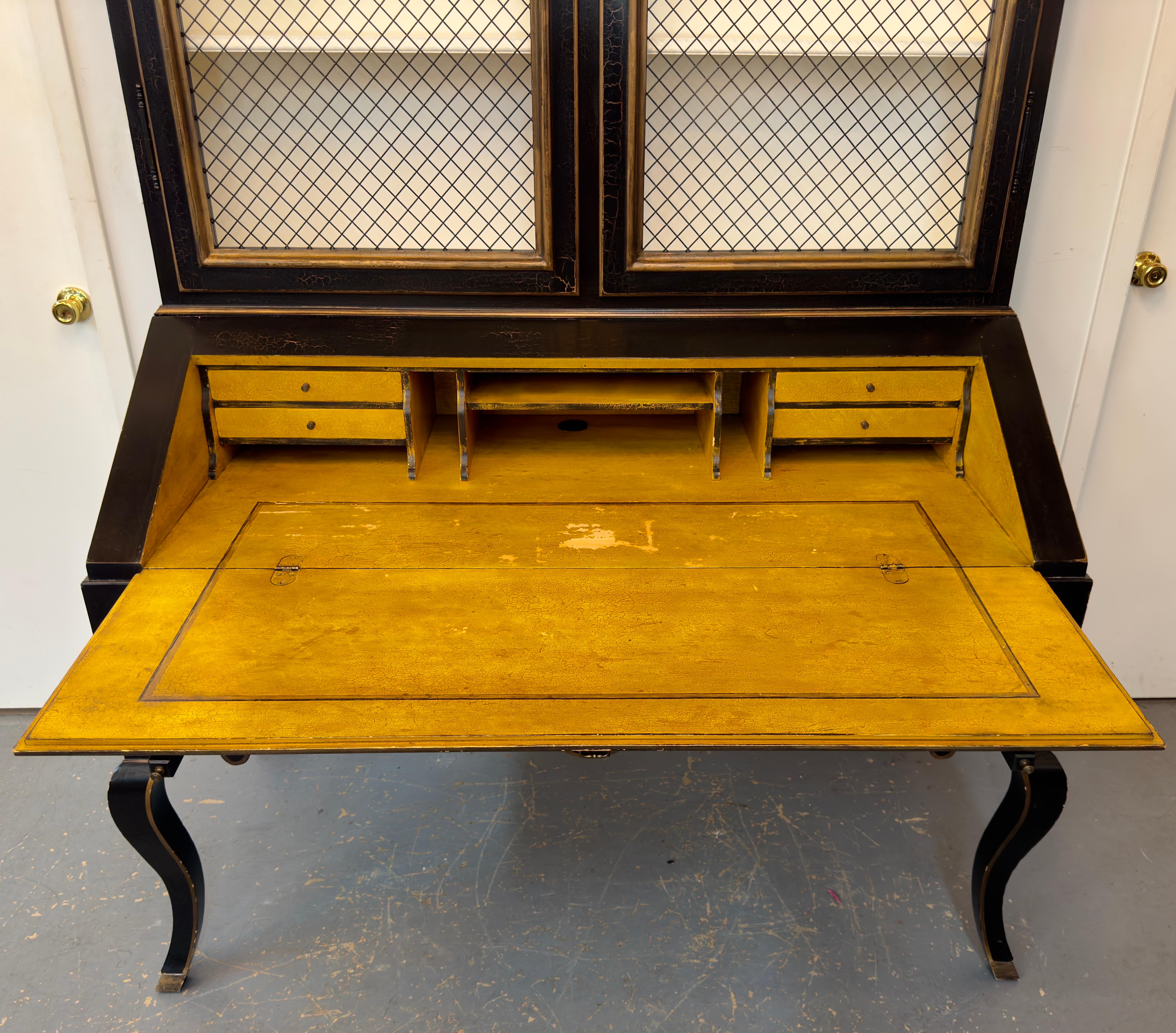 Minton Spidell, handbemalter schwarzer Sekretär-Schrank im Louis-XV-Stil mit klappbarer Front (Holz) im Angebot