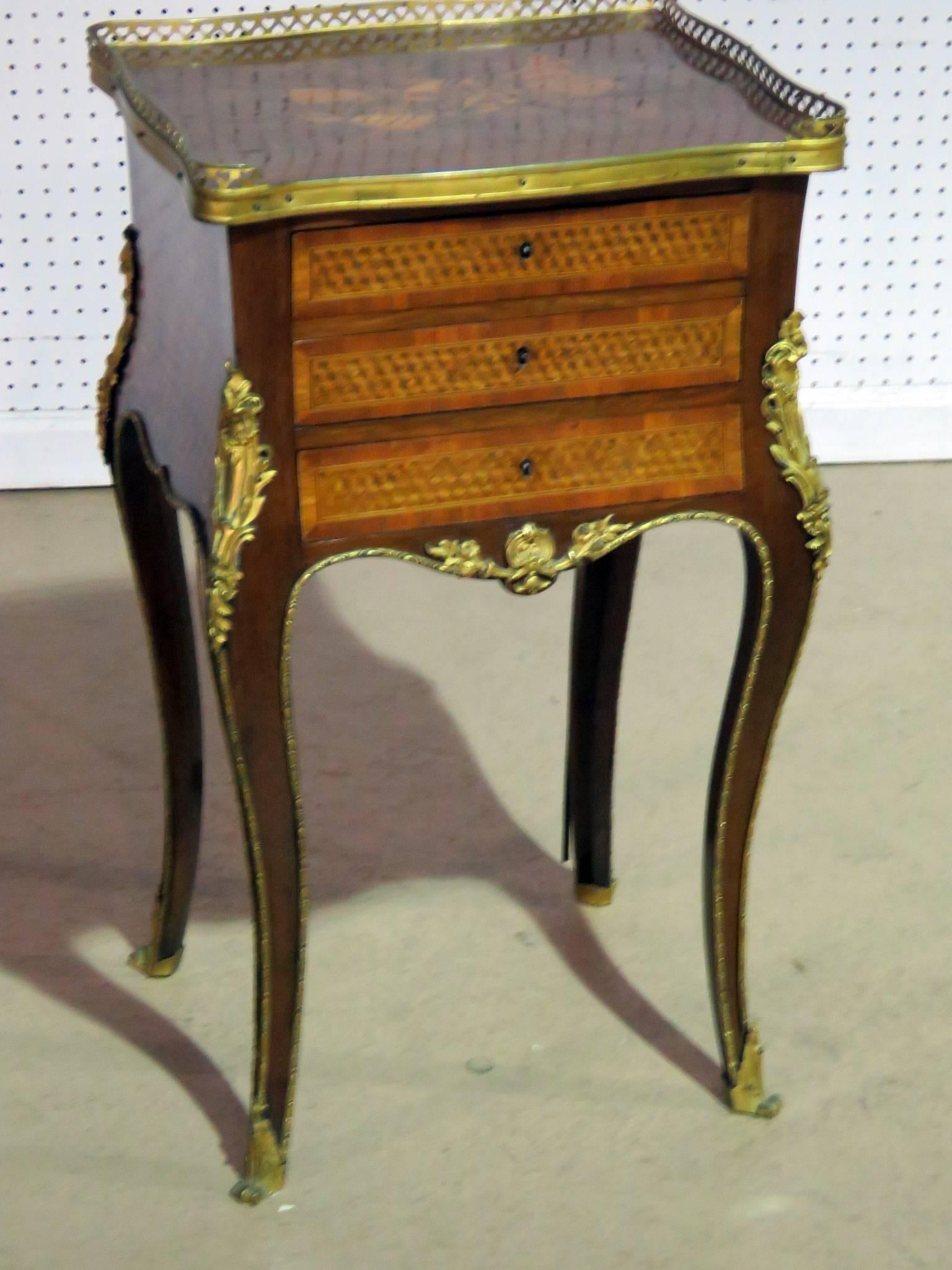 Brass Inlaid Mixed Wood Louis XV Style Bronze Mounted Nighstand End Table 