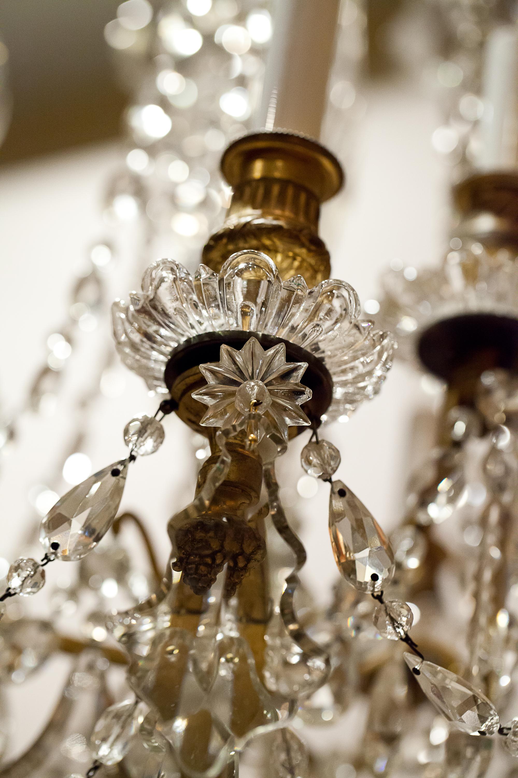 Louis XV Style Nine-Light Gilt Bronze and Crystal Chandelier, circa 1880, France For Sale 5