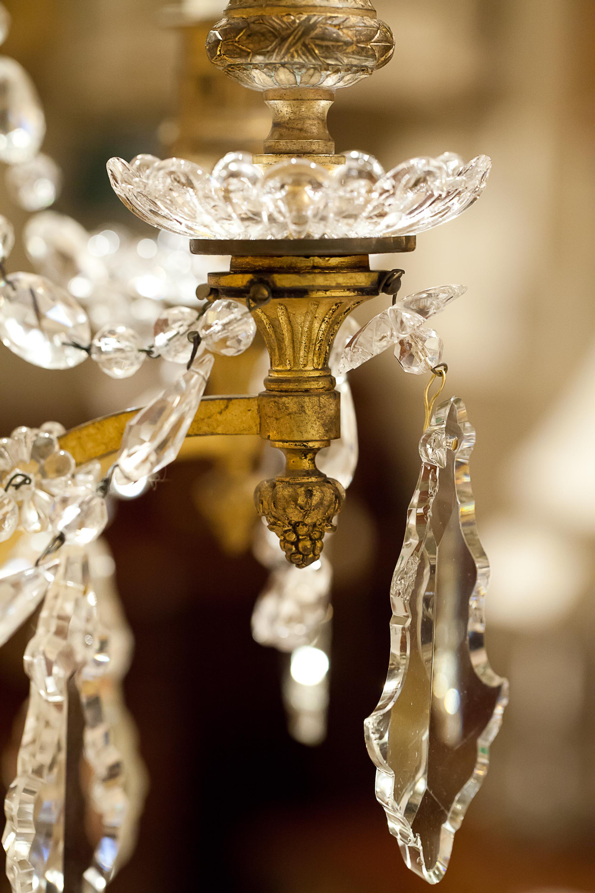 Louis XV Style Nine-Light Gilt Bronze and Crystal Chandelier, circa 1880, France For Sale 4