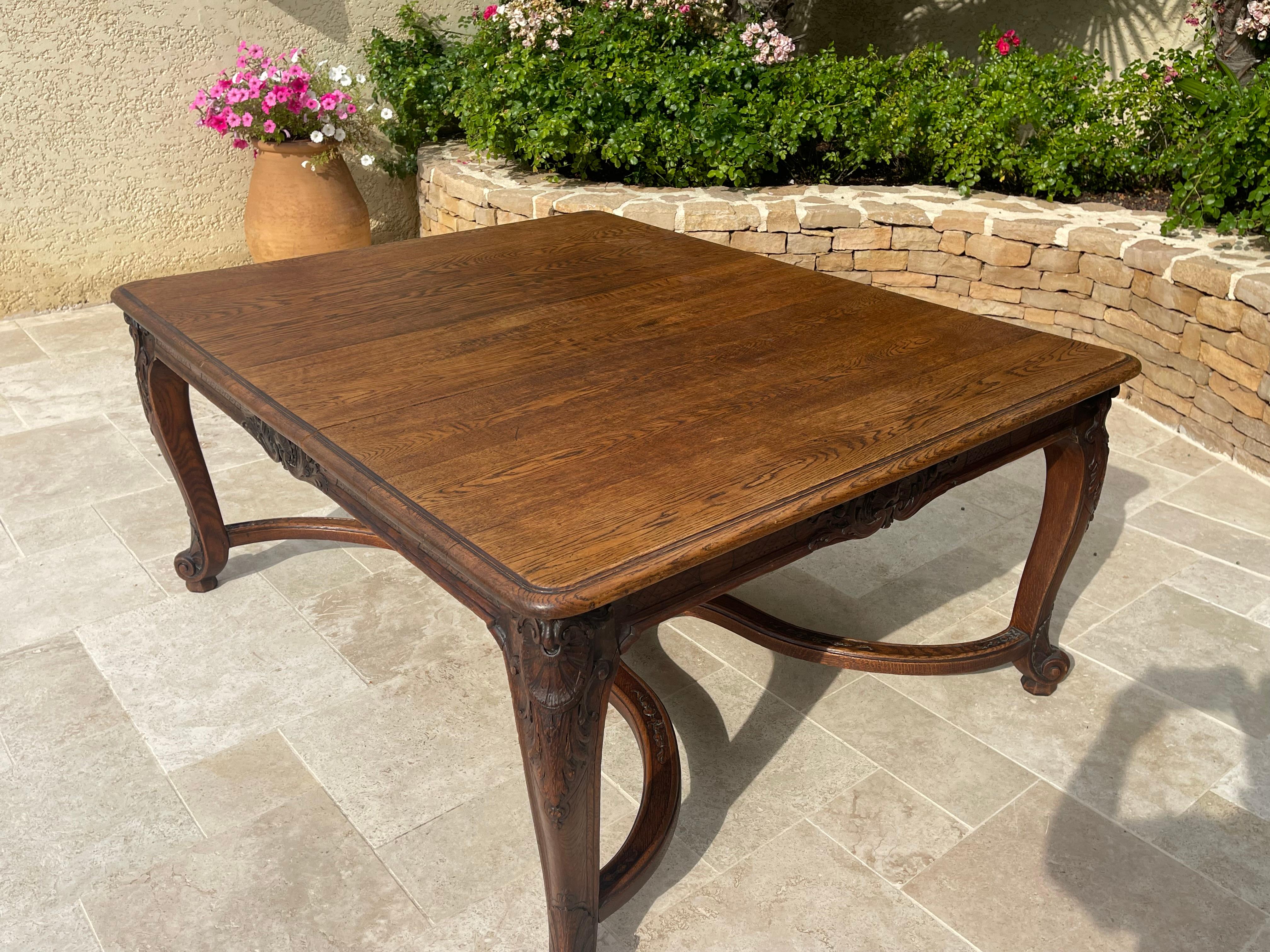 Mesa de Comedor de Roble Estilo Luis XV en venta 6