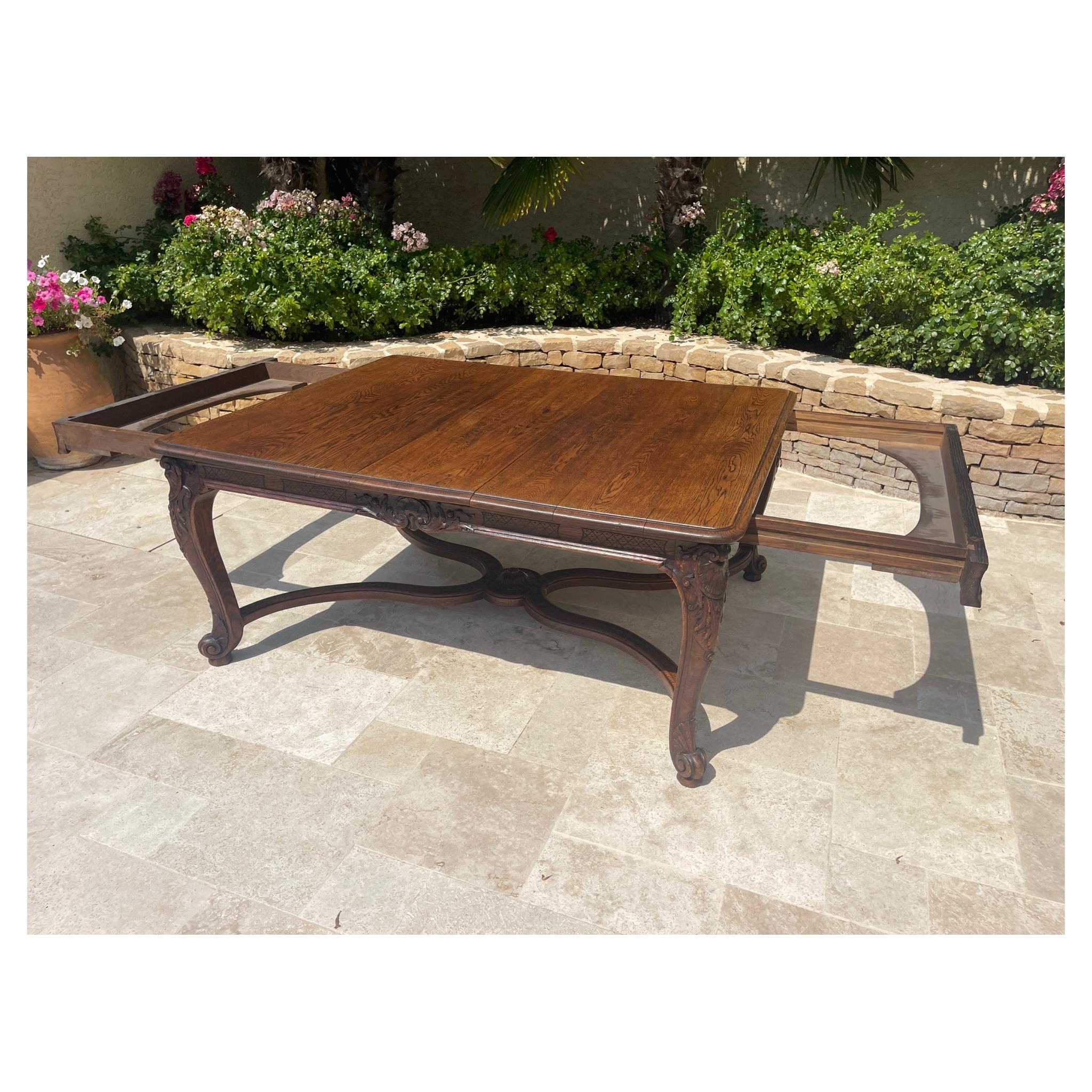 Mesa de Comedor de Roble Estilo Luis XV en venta 8