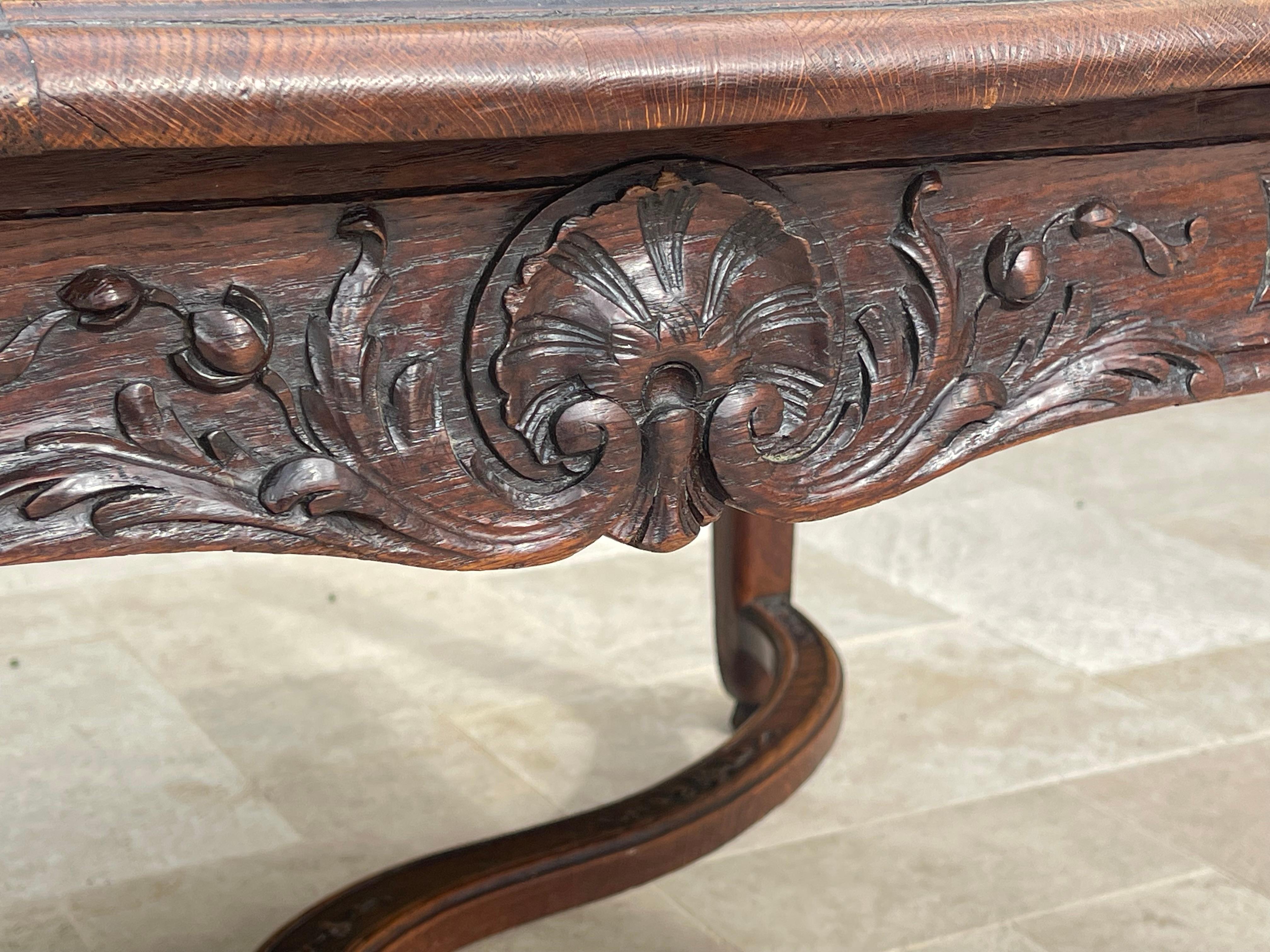Mesa de Comedor de Roble Estilo Luis XV en Bueno estado para la venta en Beaune, FR