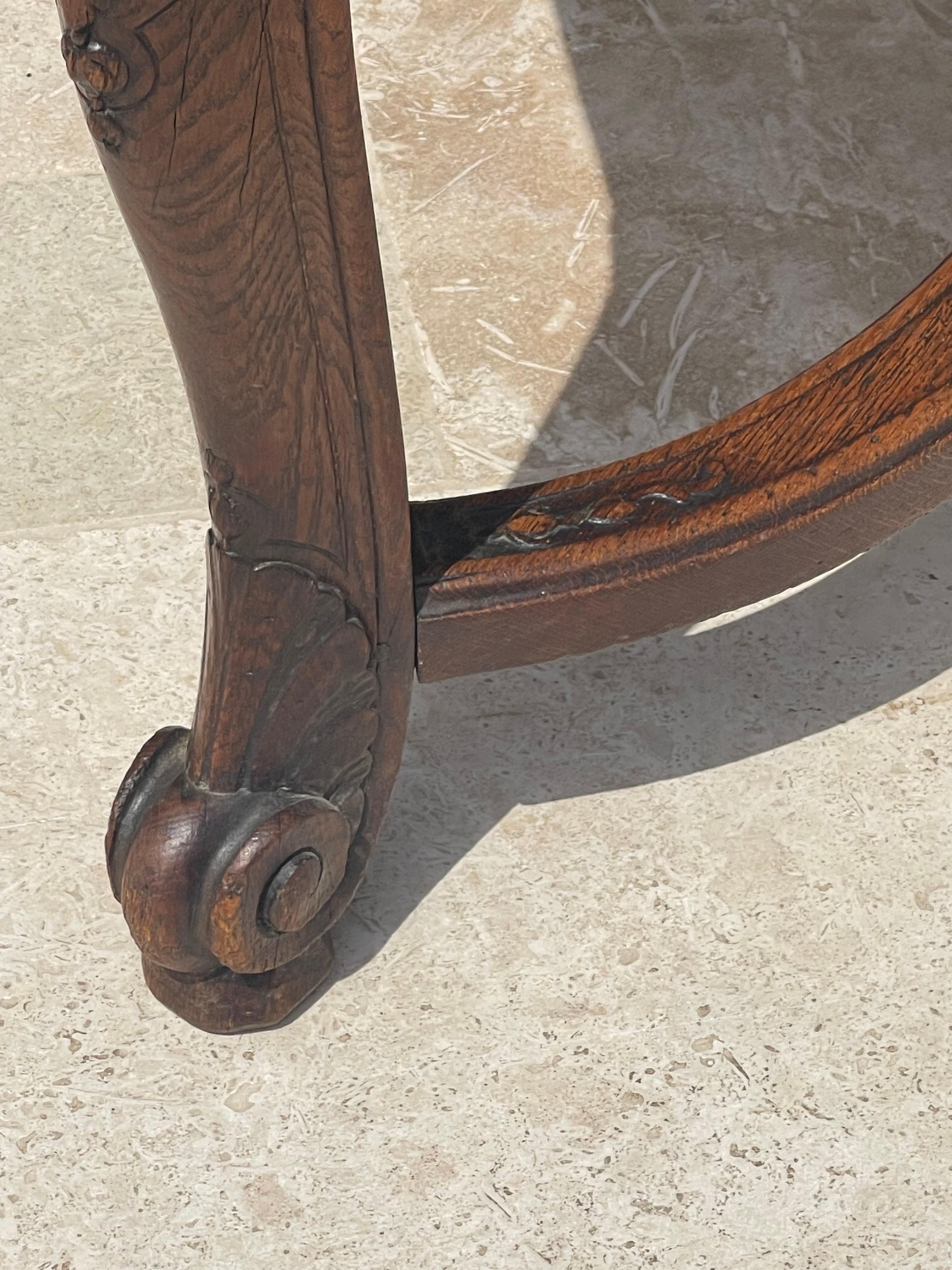 Mesa de Comedor de Roble Estilo Luis XV en venta 4