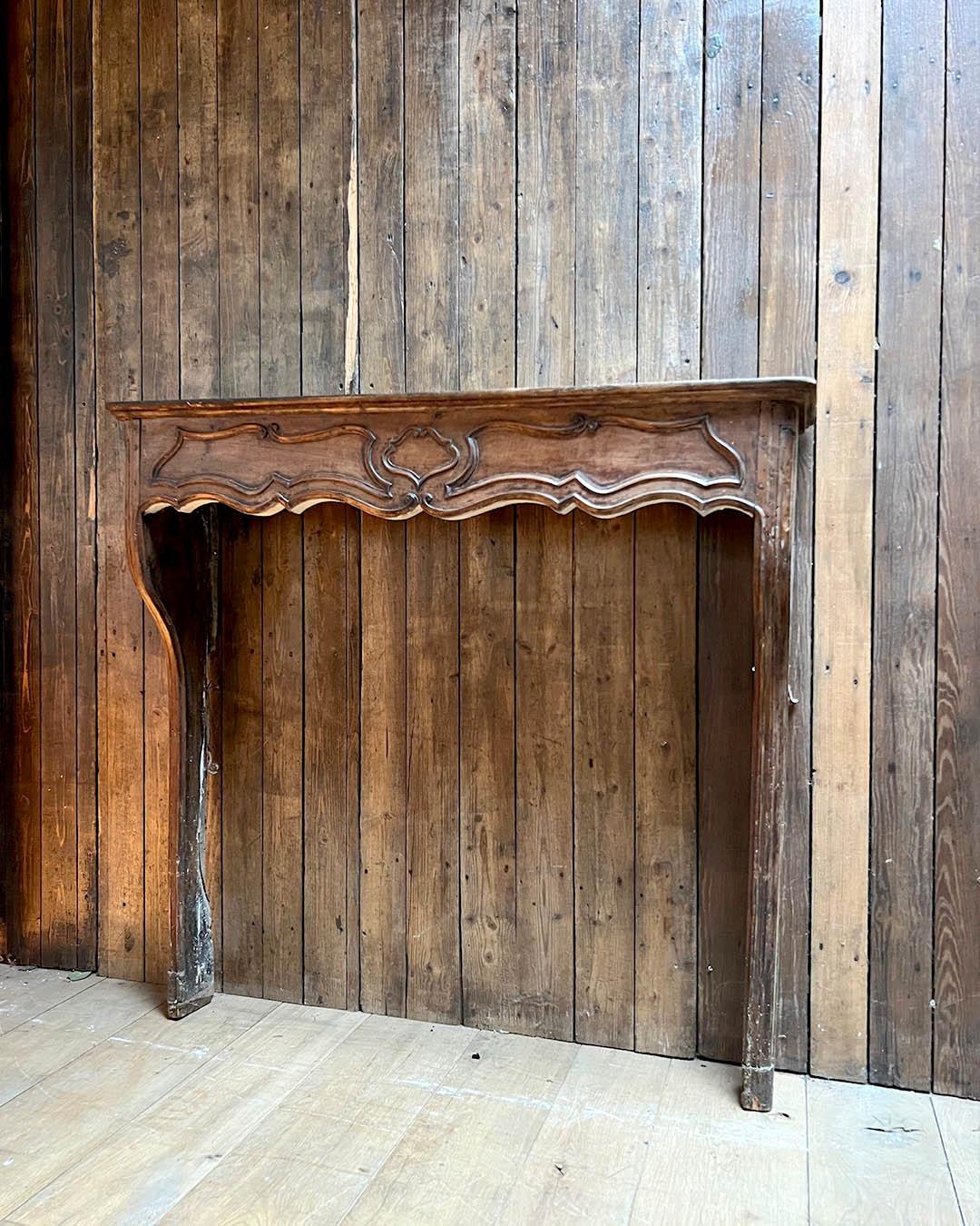 Mantello per caminetto in Oak in stile Luigi XV in vendita 5
