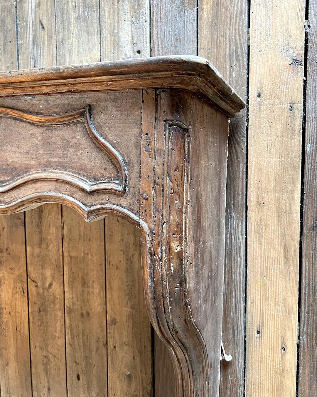 Fine XIX secolo Mantello per caminetto in Oak in stile Luigi XV in vendita