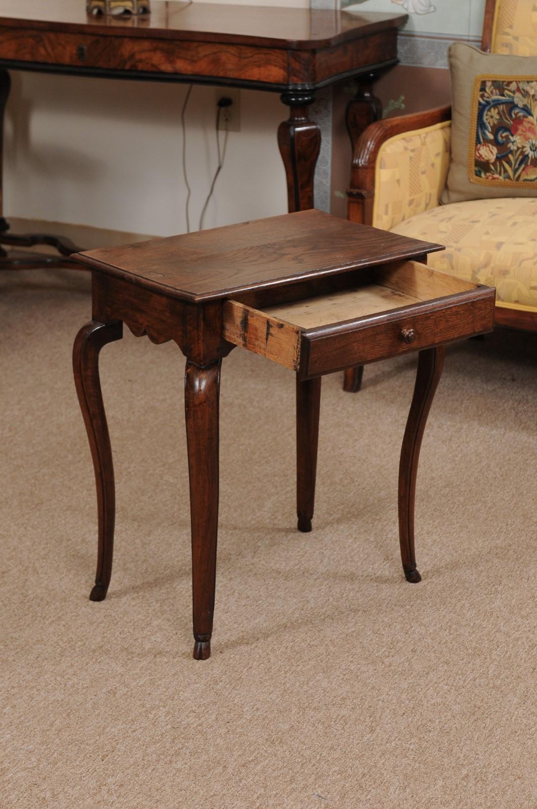 Louis XV Style Oak Side Table with Drawer & Cabriole Legs, France 19th Century For Sale 3