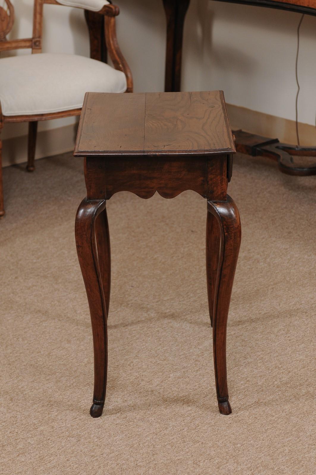 Louis XV Style Oak Side Table with Drawer & Cabriole Legs, France 19th Century For Sale 5