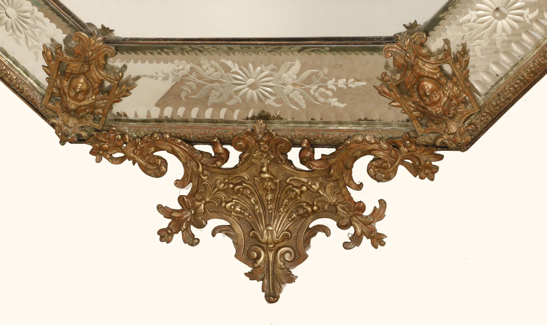 Achteckiger Spiegel im Louis-XV-Stil mit Bronzebeschlägen  (Napoleon III.) im Angebot