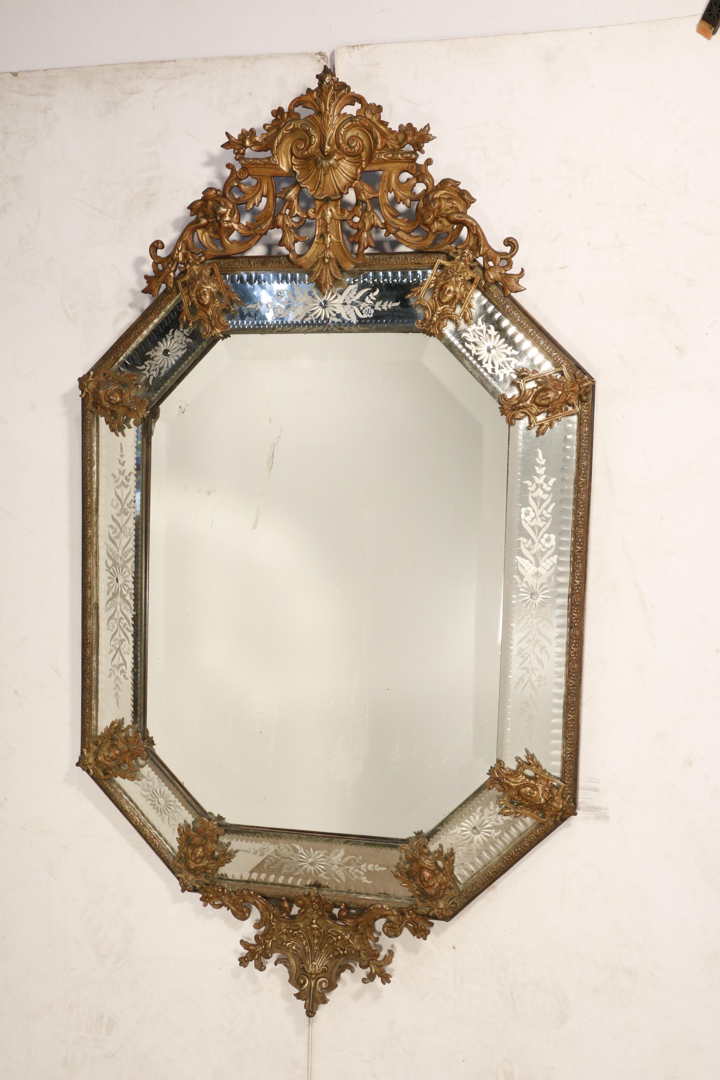 Louis XV Style Octagonal Mirror With Bronze Mounts  In Good Condition For Sale In Montreal, QC