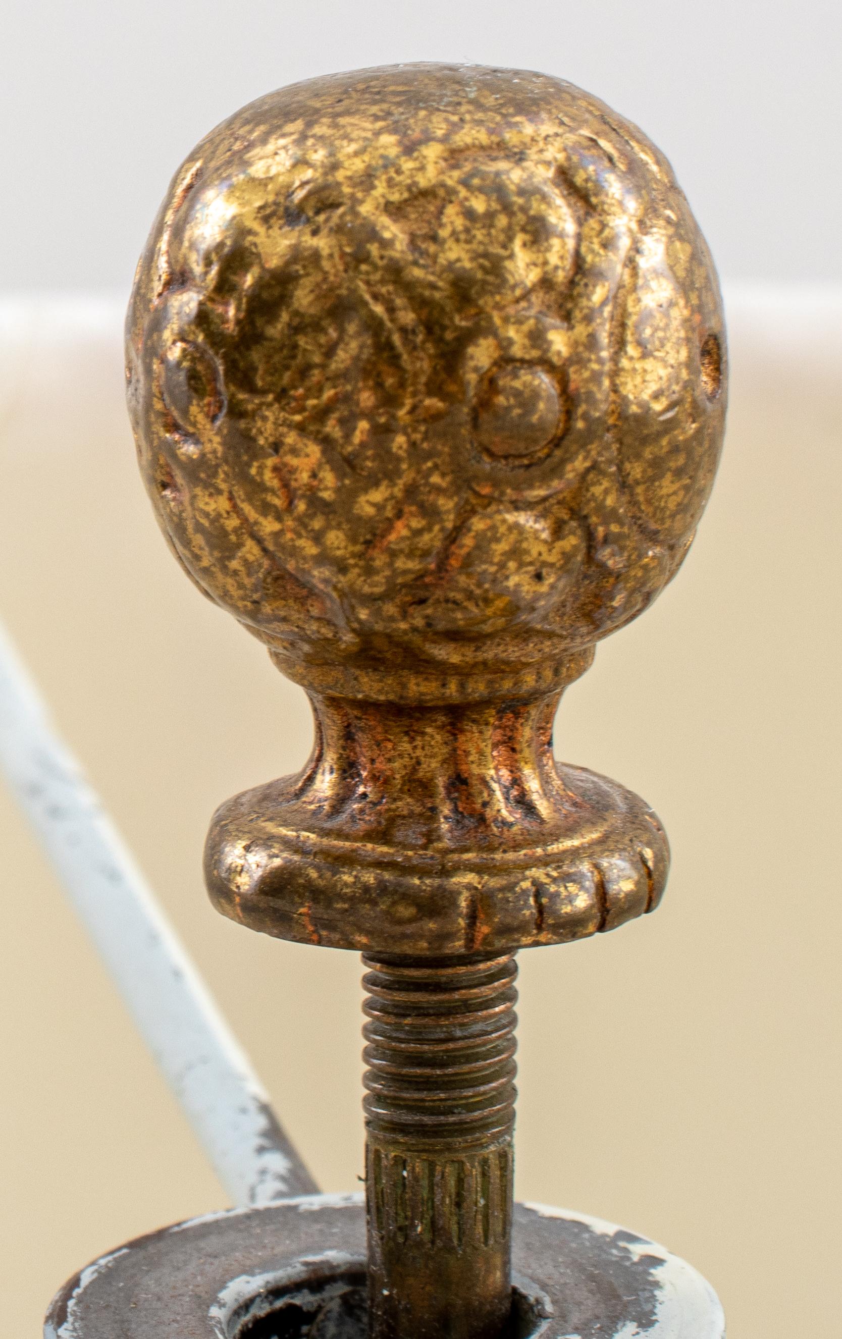 Lampe bougeoir en bronze doré de style Louis XV en vente 5