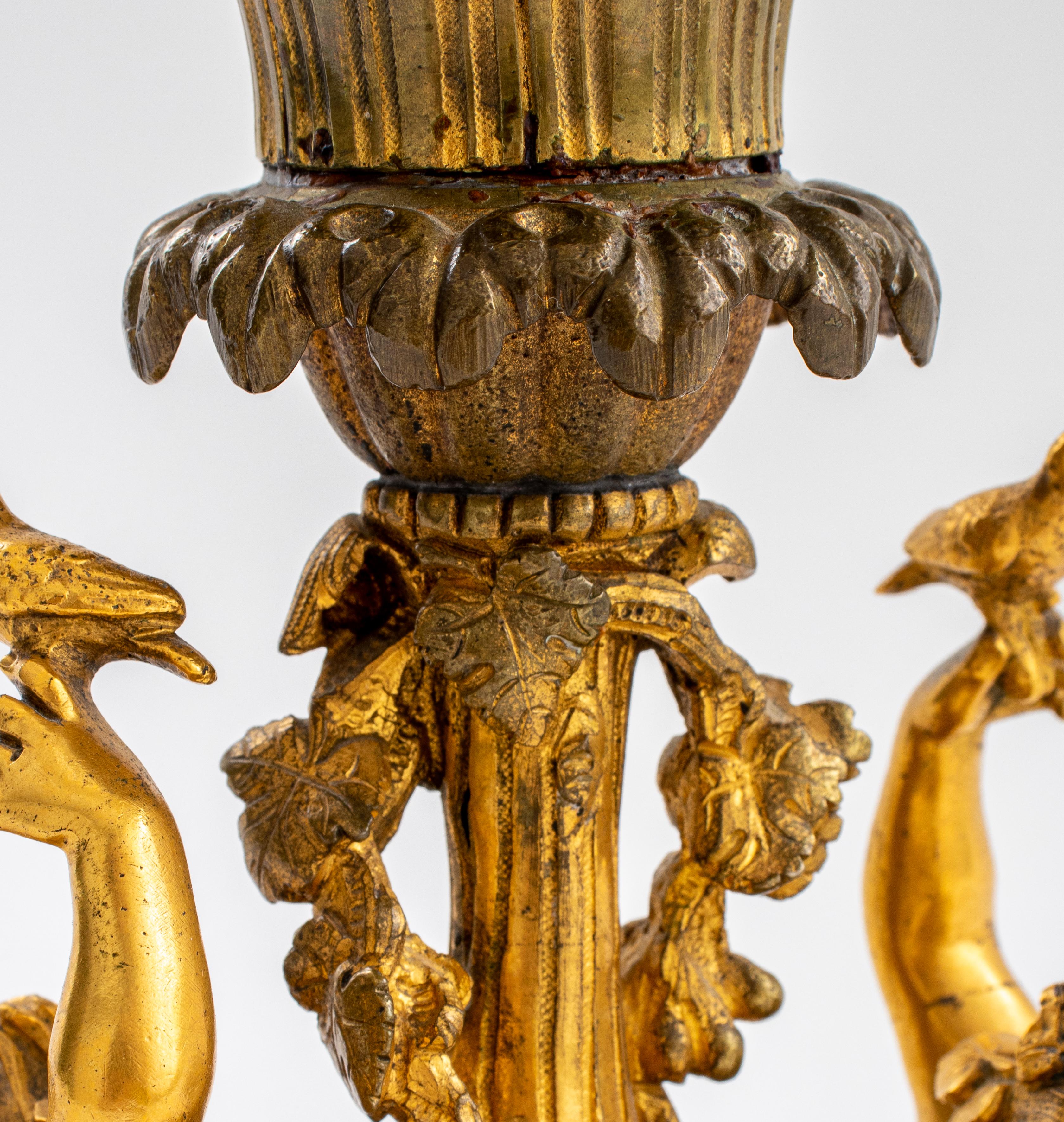 20ième siècle Lampe bougeoir en bronze doré de style Louis XV en vente