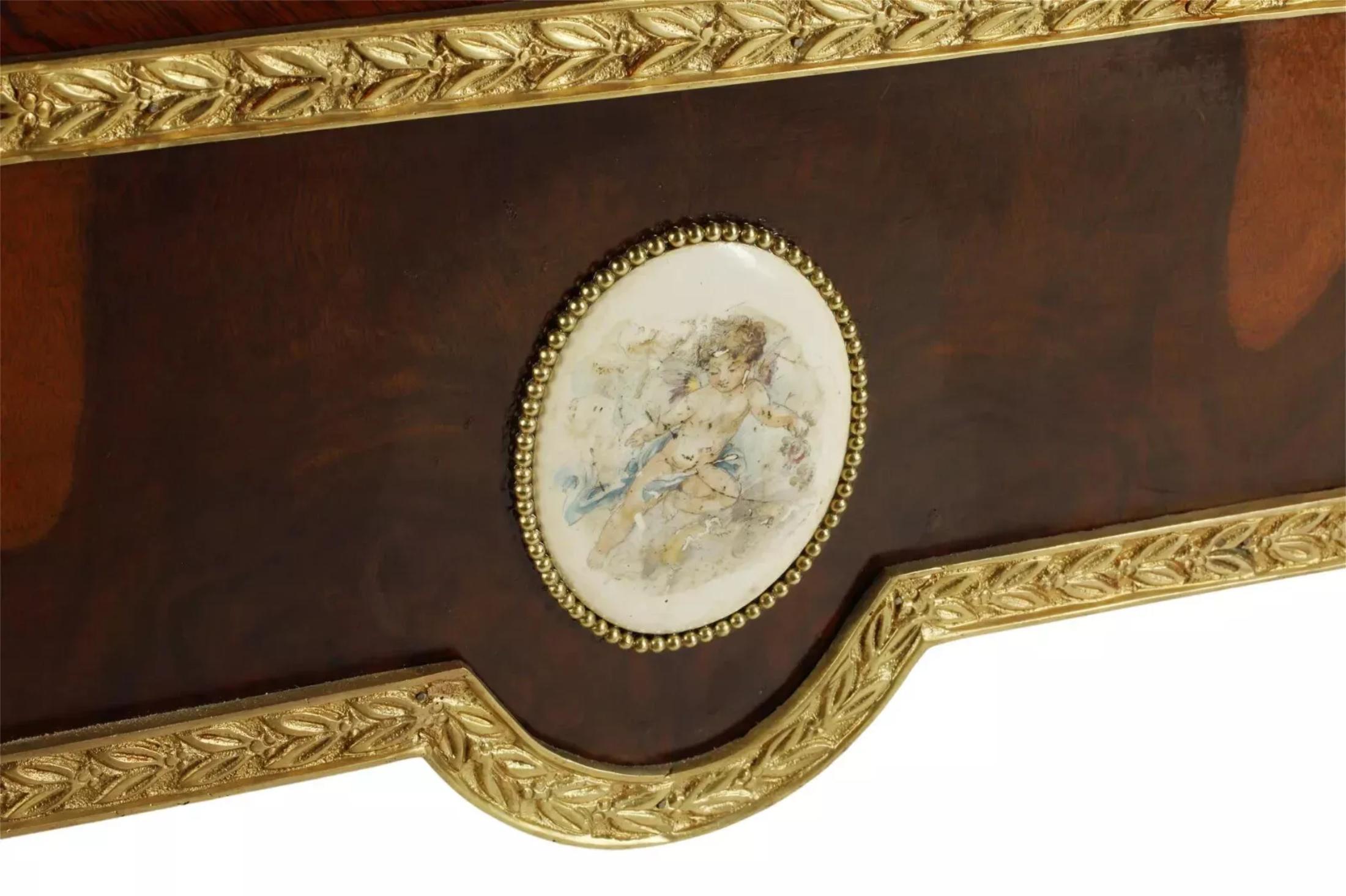 Schreibtisch im Stil von Louis XV., Goldbronze-gefasst, Bronze-Dore, Bureau-Teller, Schreibtisch! (20. Jahrhundert) im Angebot
