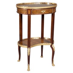 Ovaler Tisch im Louis XV.-Stil mit Goldbronze-Montierung und Intarsien aus Tulpenholz und Mahagoni, Galleried