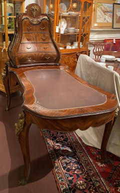 Ormolu-Schreibtisch aus Veilchenholz im Stil von Louis XV. mit Bombe-Schrank