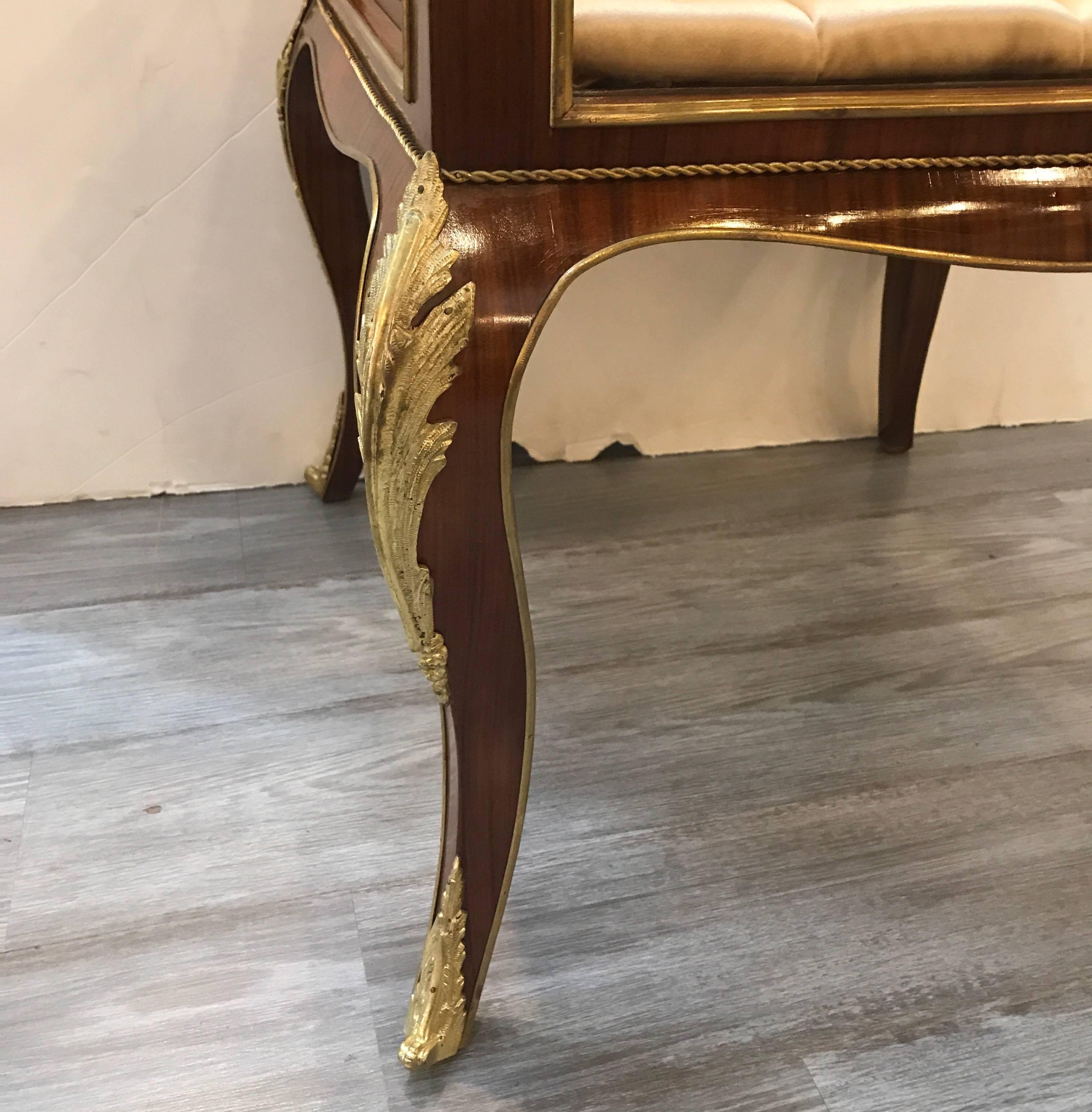 Mid-20th Century Louis XV Style Ormolu-Mounted Bijouterie Vitrine Table