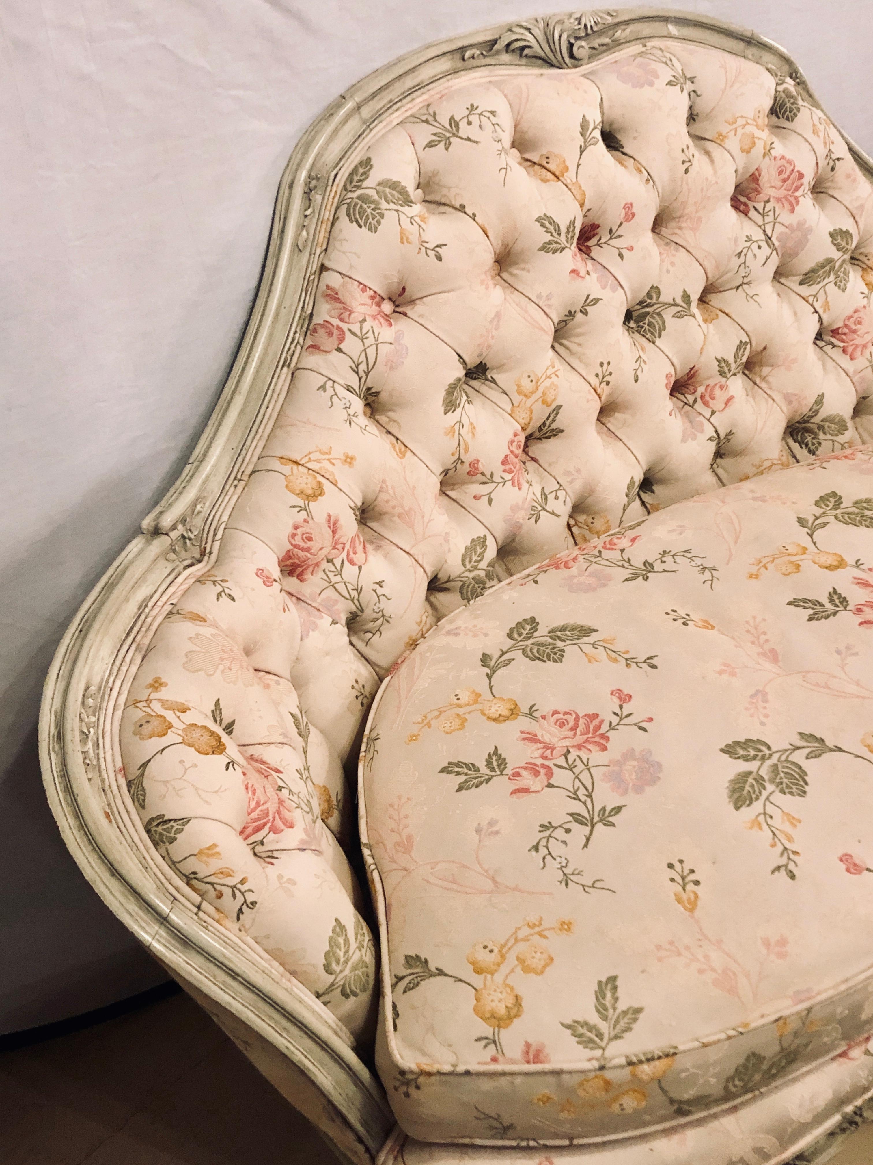Louis XV Style Paint Decorated Settee / Loveseat Tufted in a Swedish Fashion In Good Condition In Stamford, CT