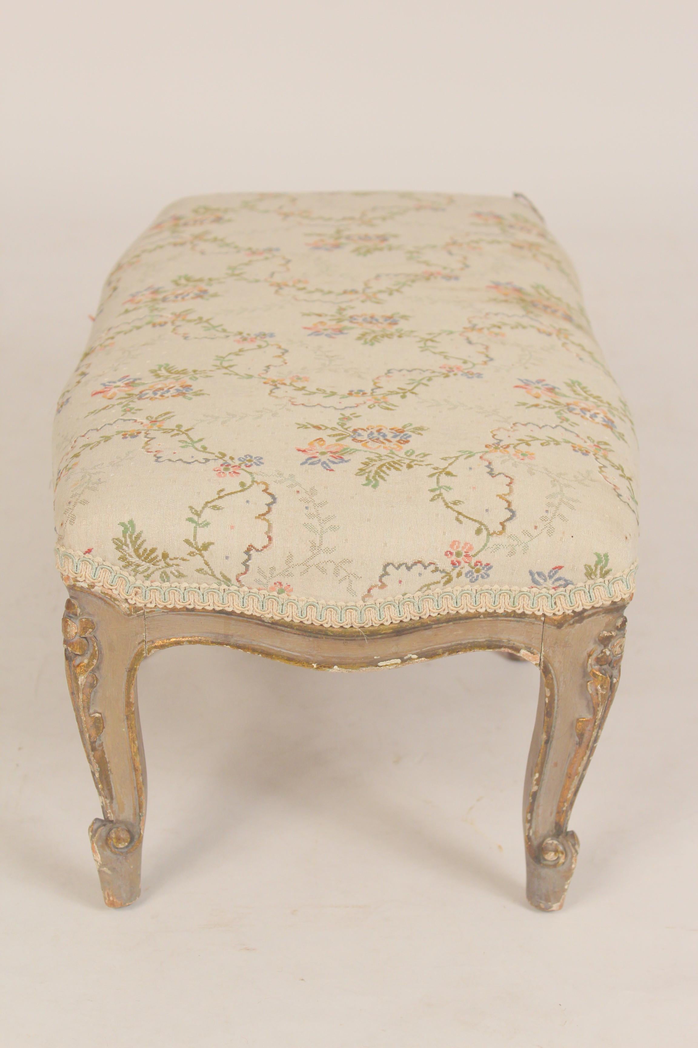 Louis XV Style Painted and Gilt Decorated Footstool In Good Condition For Sale In Laguna Beach, CA