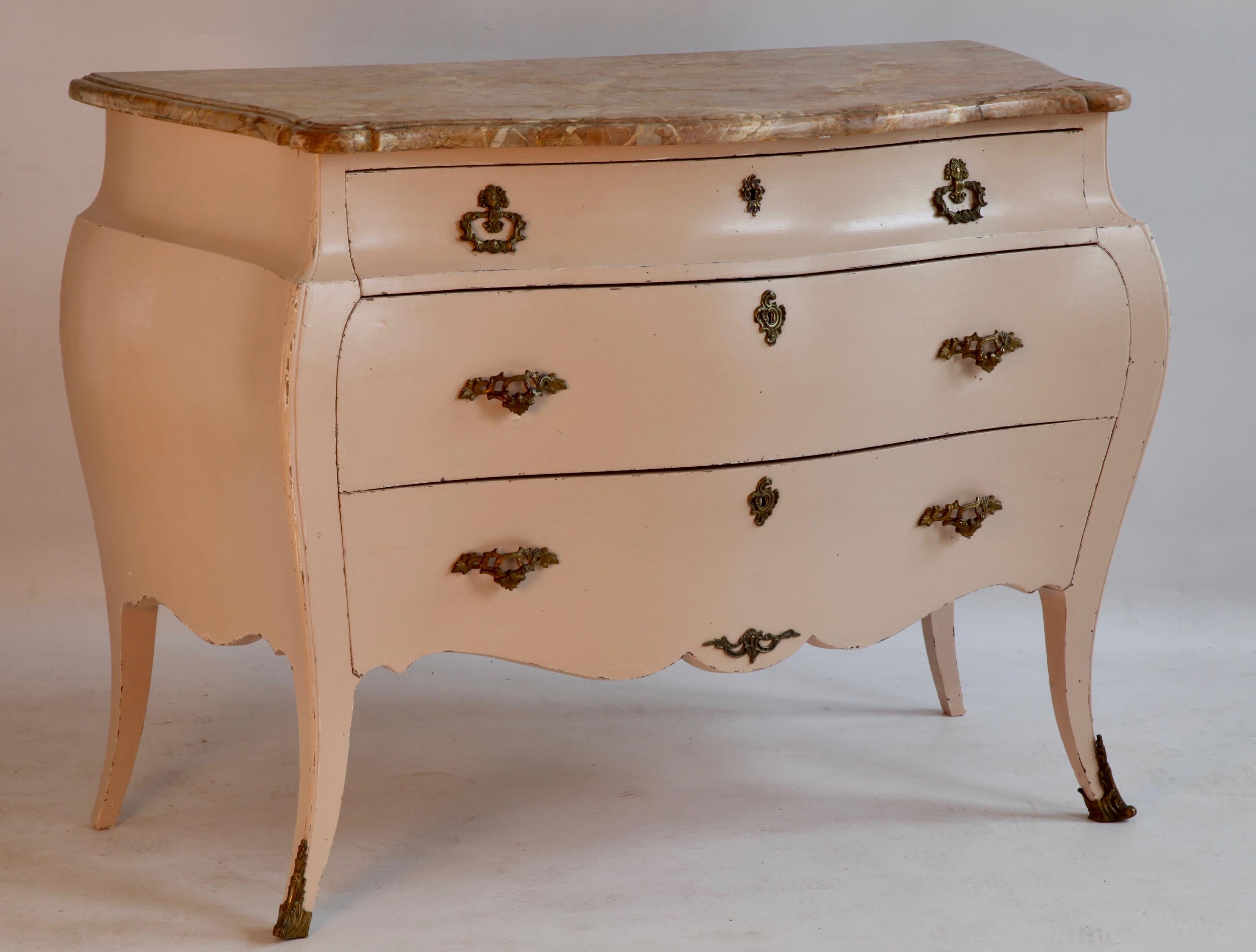 Louis XV Style Painted Bombe Commode In Good Condition In London, Park Royal