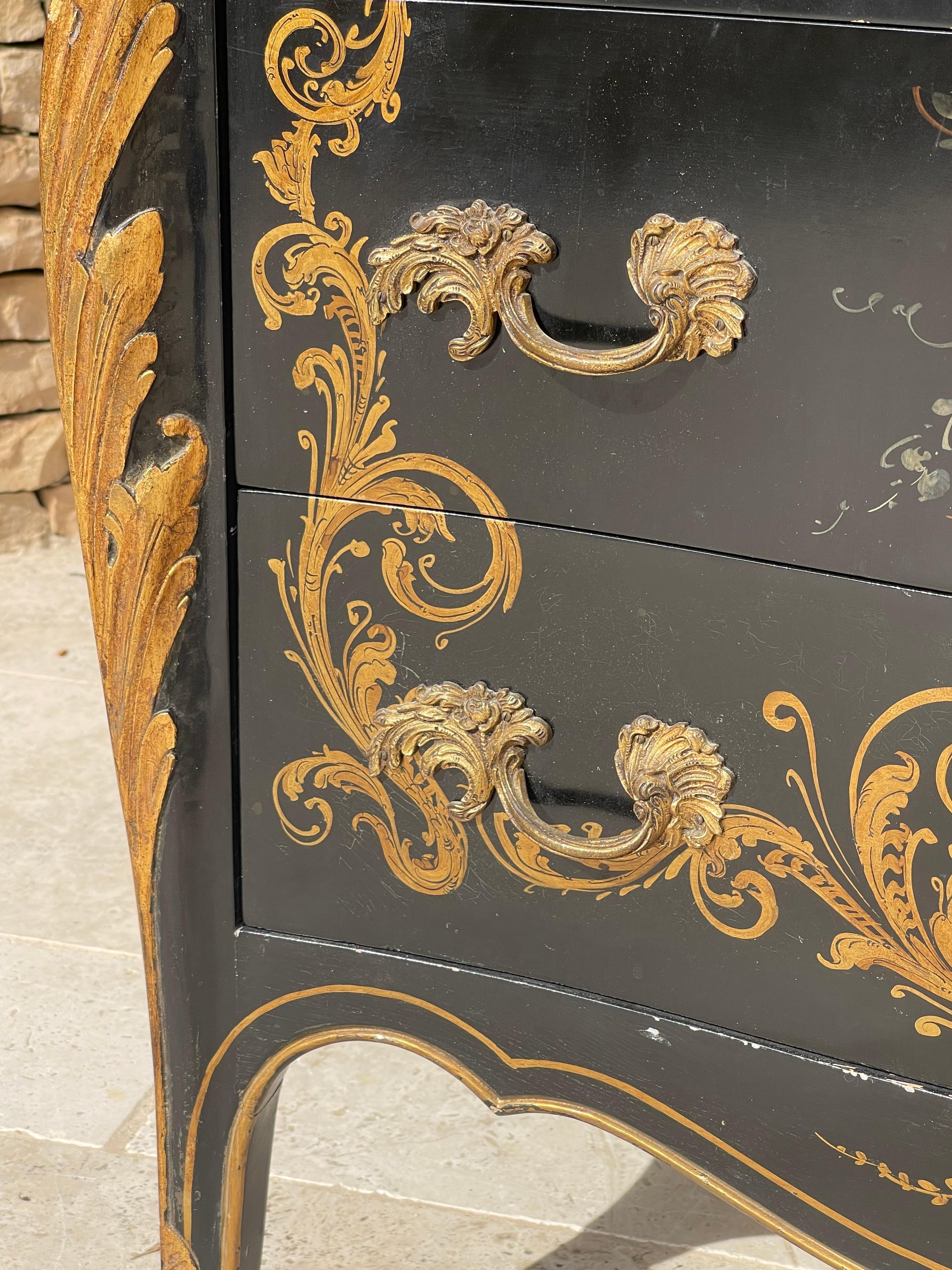 20ième siècle Louis XV Style Painted Chest Of Drawers en vente