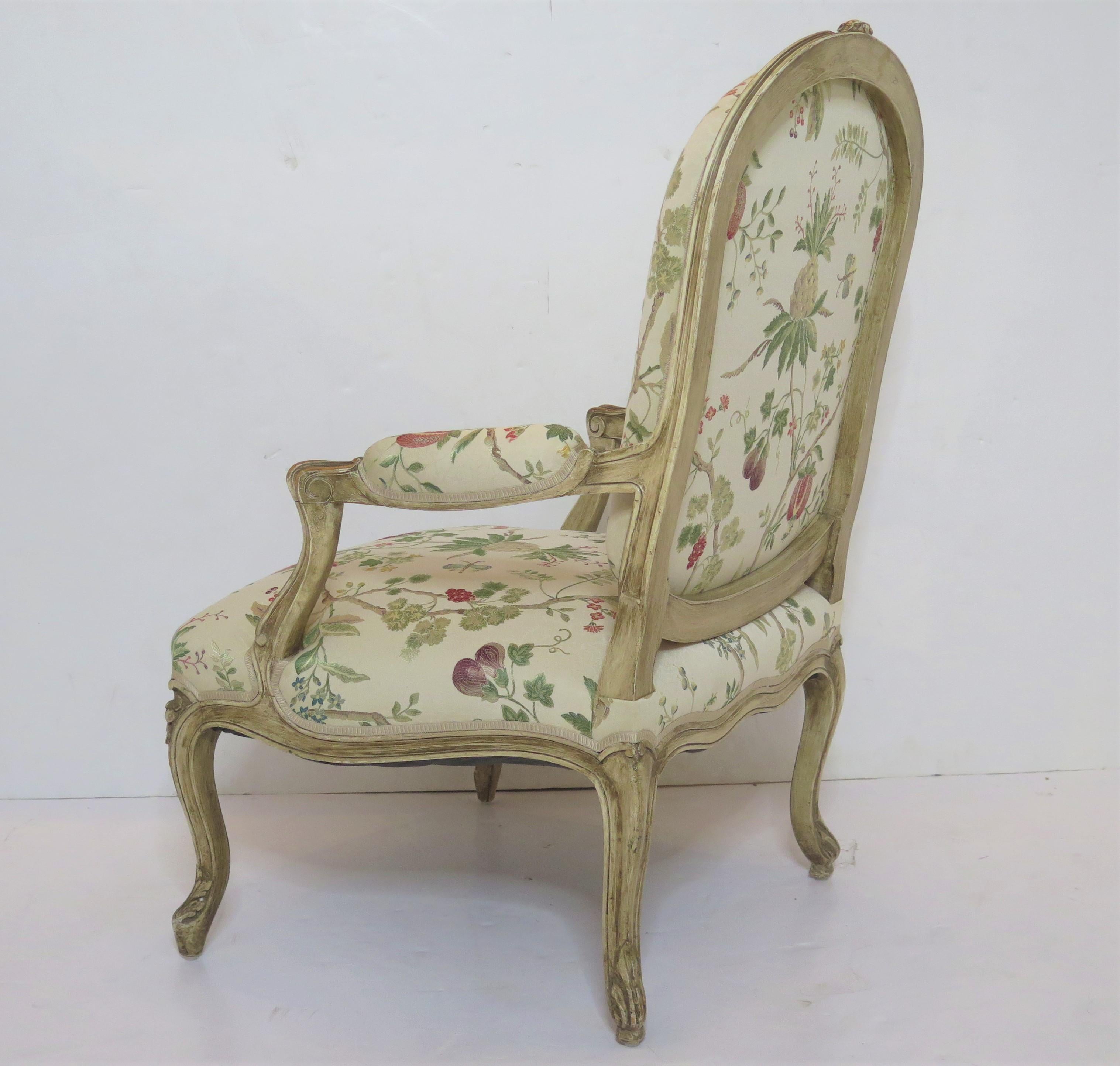 English Louis XV-Style Painted Fauteuil in La Perouse by Scalamandré For Sale