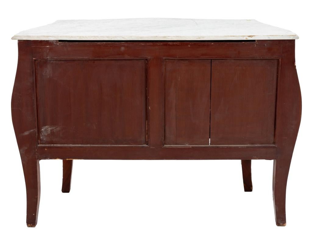 Commode in stile Luigi XV in legno di Re dipinto in vendita 3