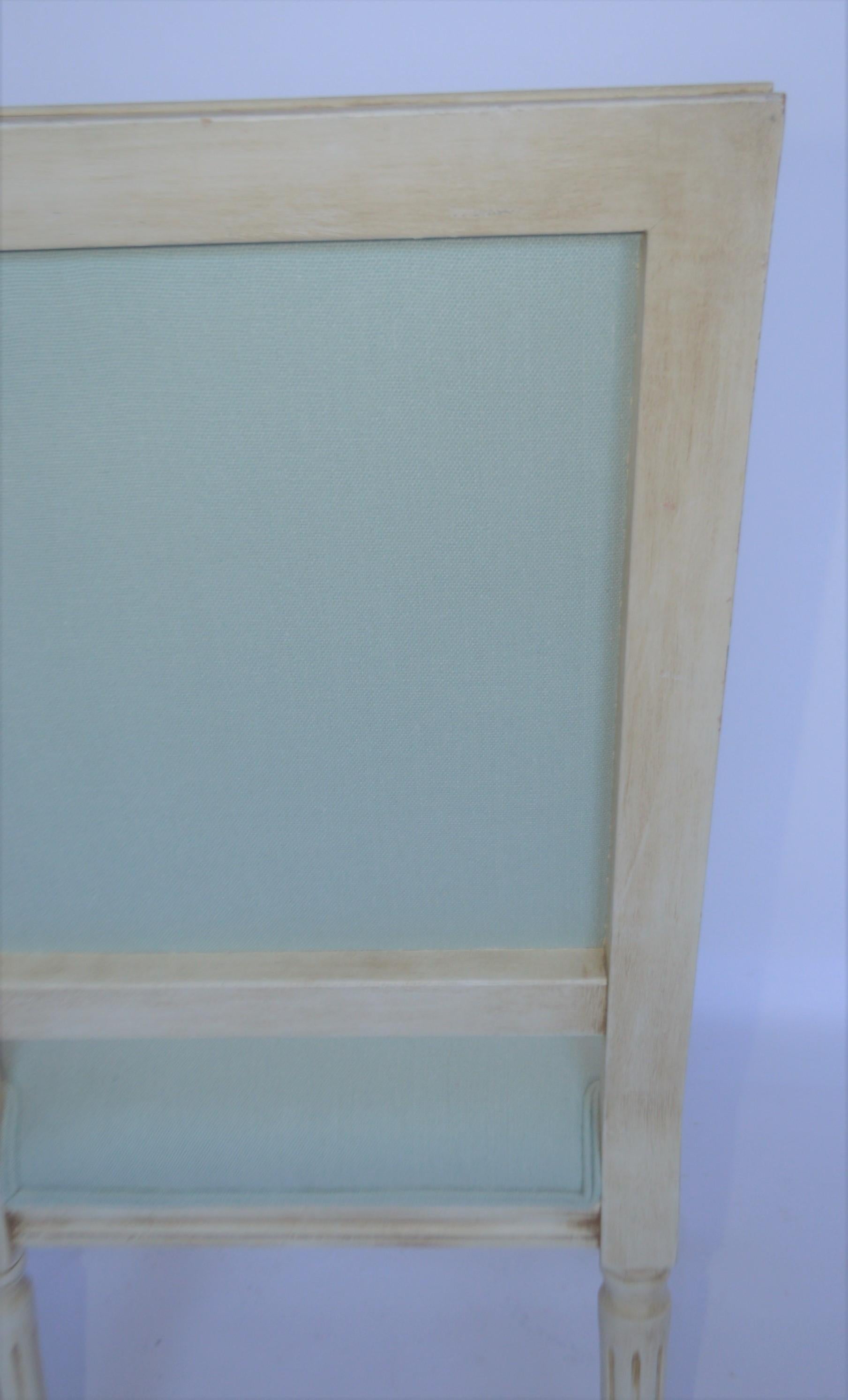 Louis XV Stil Lackierter Esszimmerstuhl mit quadratischer Rückenlehne für Sonderbestellung im Zustand „Neu“ im Angebot in Oakville, ON