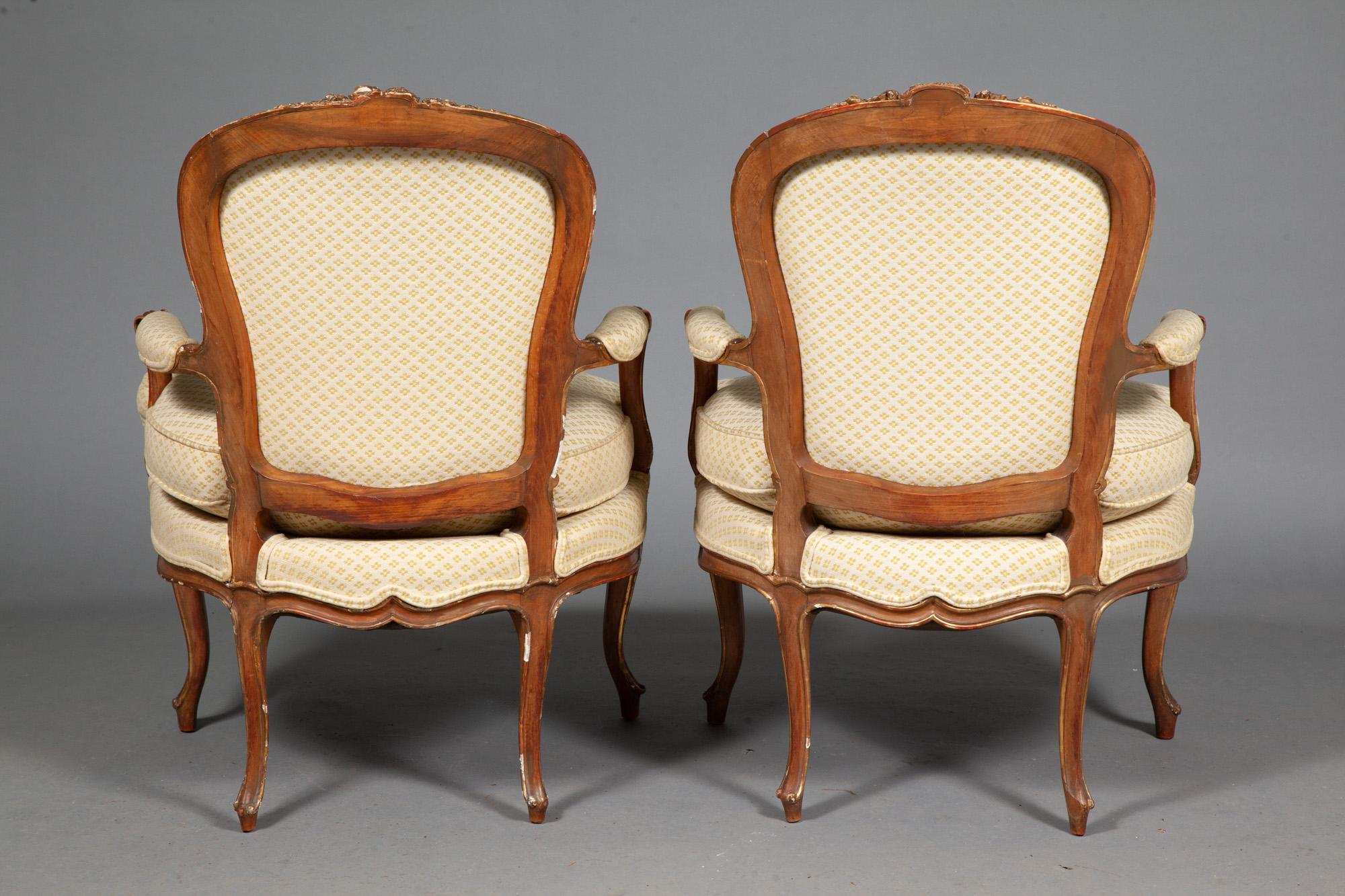 Milieu du XIXe siècle Paire de fauteuils Bergères de style Louis XV du 19ème siècle en vente