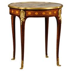  Table d'appoint en parqueterie de style Louis XV avec plateau en marbre Sarrancolin