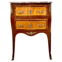 Kleine Kommode mit Intarsien im Louis XV-Stil 19. Jahrhundert