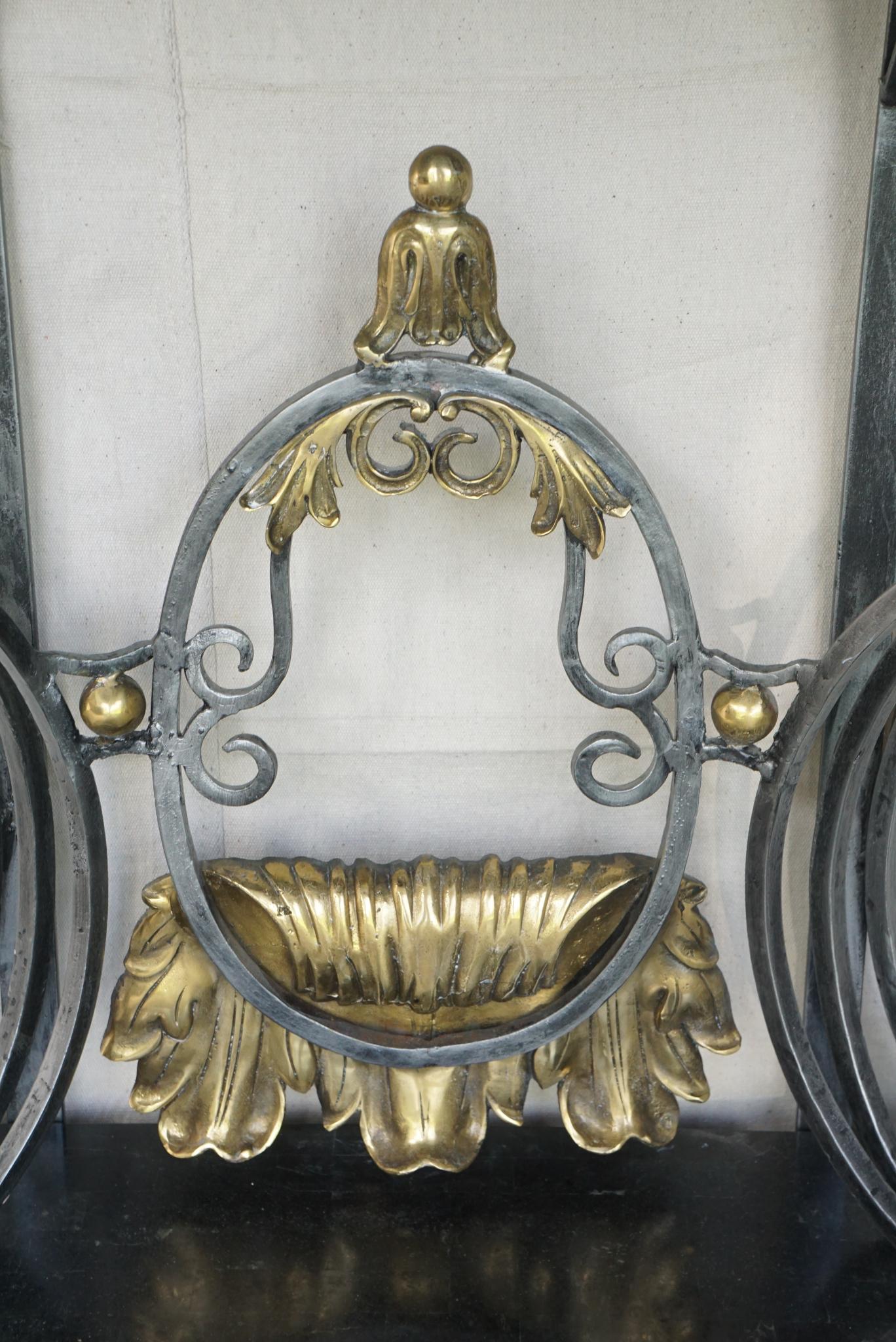 Marbre Table console de style Louis XV en acier poli et bronze poli surmonté de marbre en vente