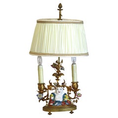  Porzellan im Louis-XV-Stil Mtd. Vergoldete Bronze Lampe mit zwei Lichtern