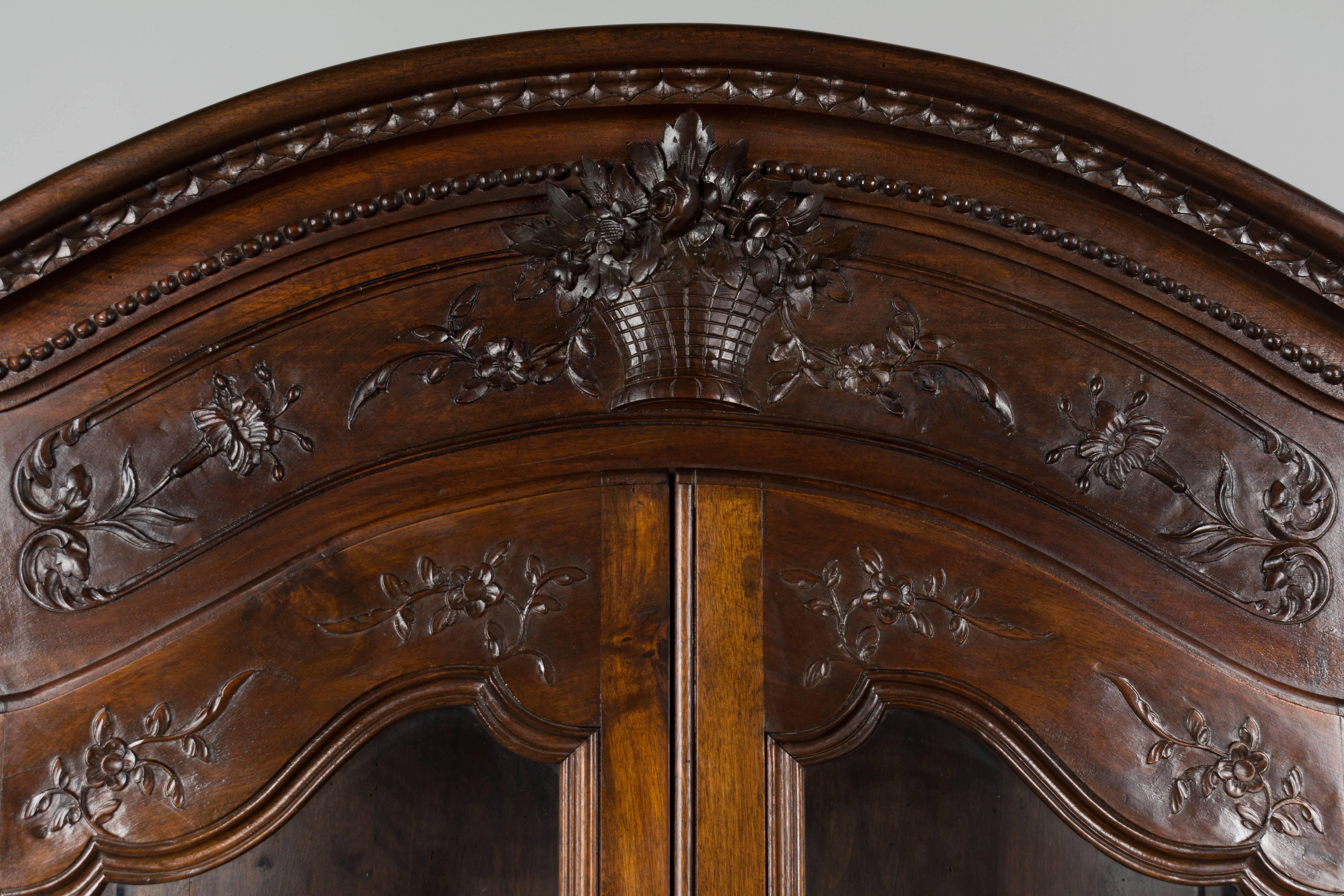 20th Century Louis XV Style Provençal Vitrine or Display Cabinet