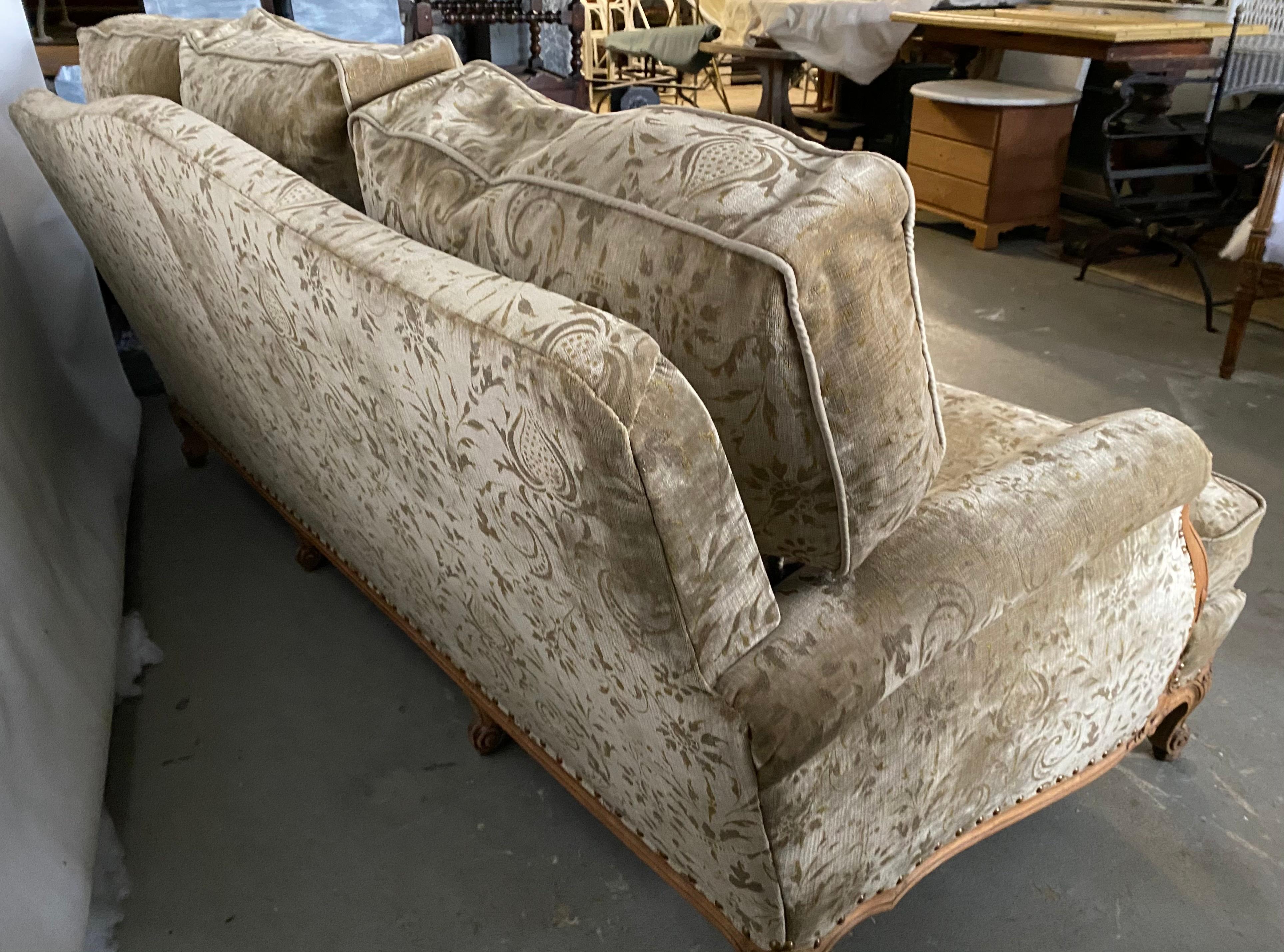 Louis XV Style Provincial Sofa In Good Condition In Sheffield, MA