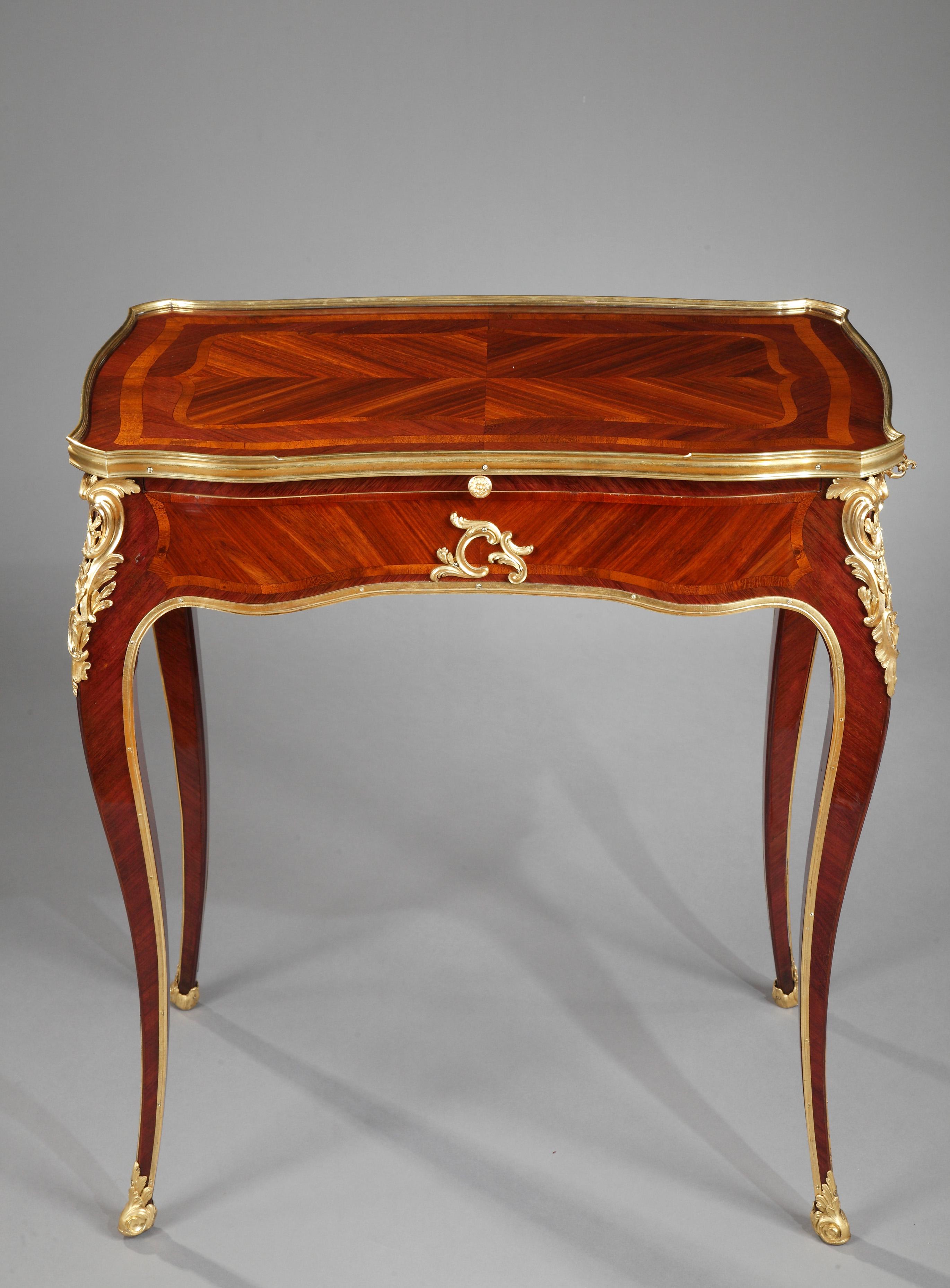Louis XV Style Reading Table Attributed to H. Dasson, France, Circa 1885 In Good Condition For Sale In PARIS, FR