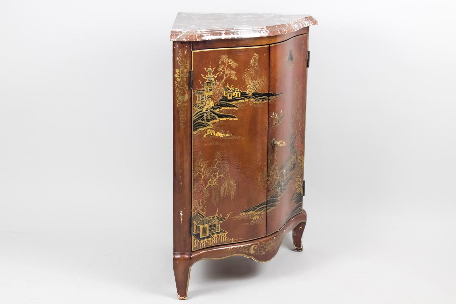 Gilt Louis XV Style Red Lacquered Corner Cabinet with Chinese Decor, 20th Century