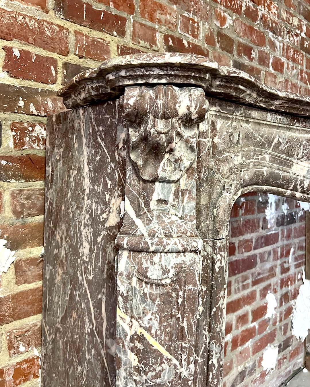 Louis XV Style Red Marble Fireplace with Shell Motif, circa 19th Century For Sale 5