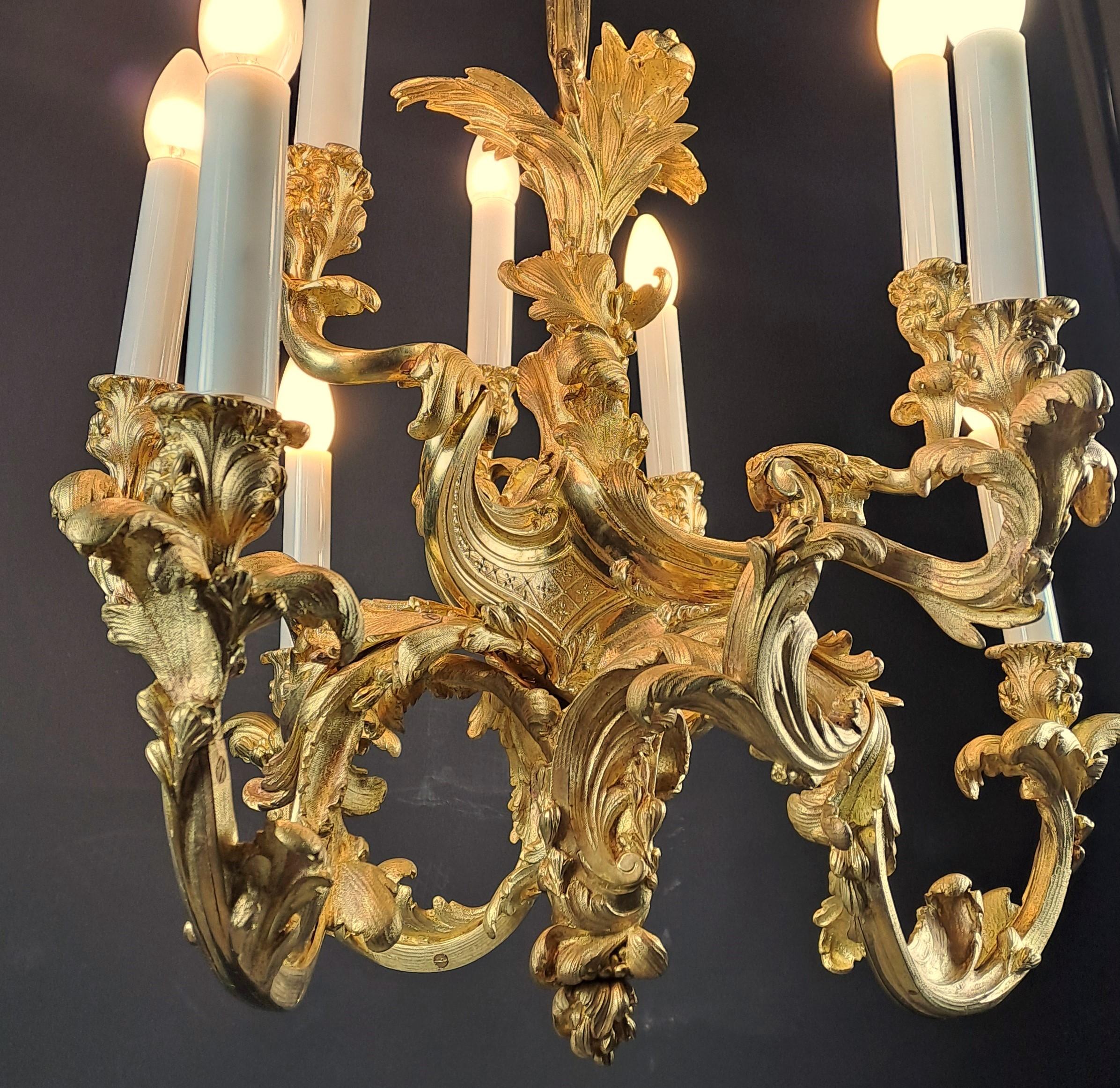 Araña Rocaille Estilo Luis XV En Bronce Dorado - 9 Luces en venta 7