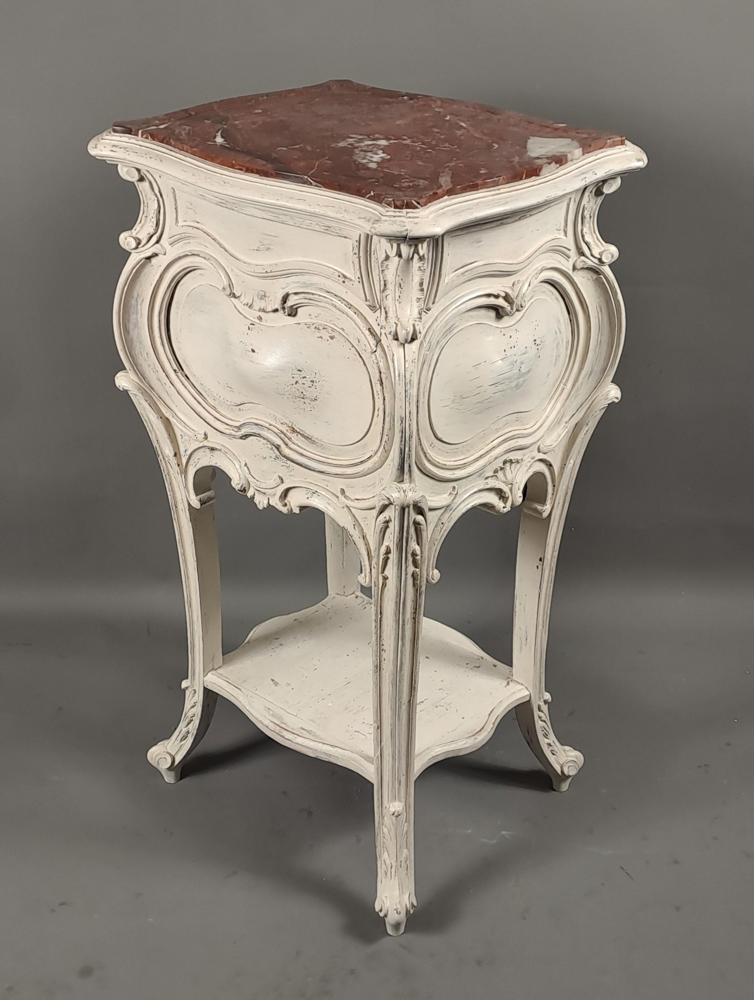 Louis XV Style Rocaille Side Table In Carved And Patinated Walnut For Sale 7