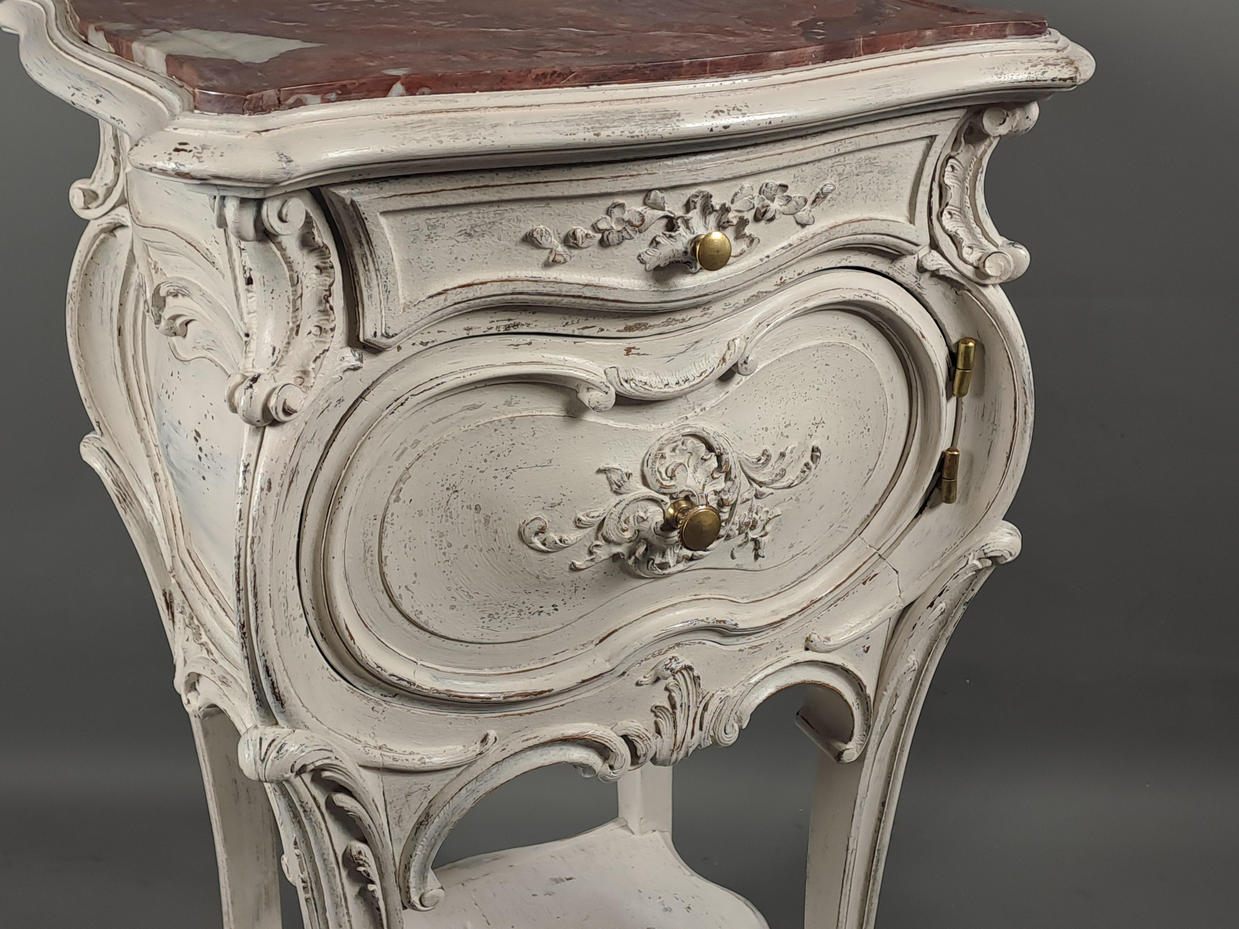 Louis XV Style Rocaille Side Table In Carved And Patinated Walnut For Sale 8