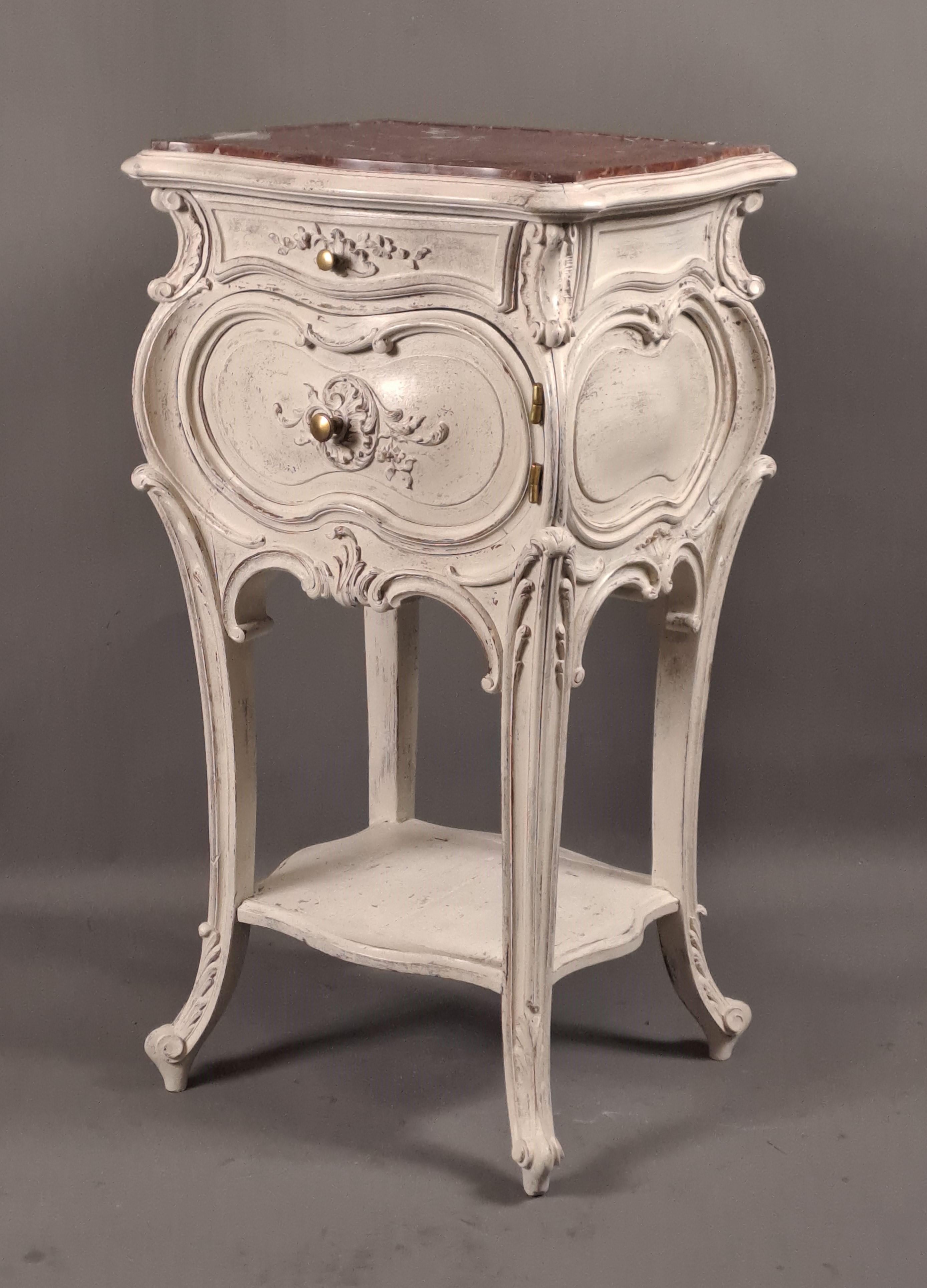 French Louis XV Style Rocaille Side Table In Carved And Patinated Walnut For Sale
