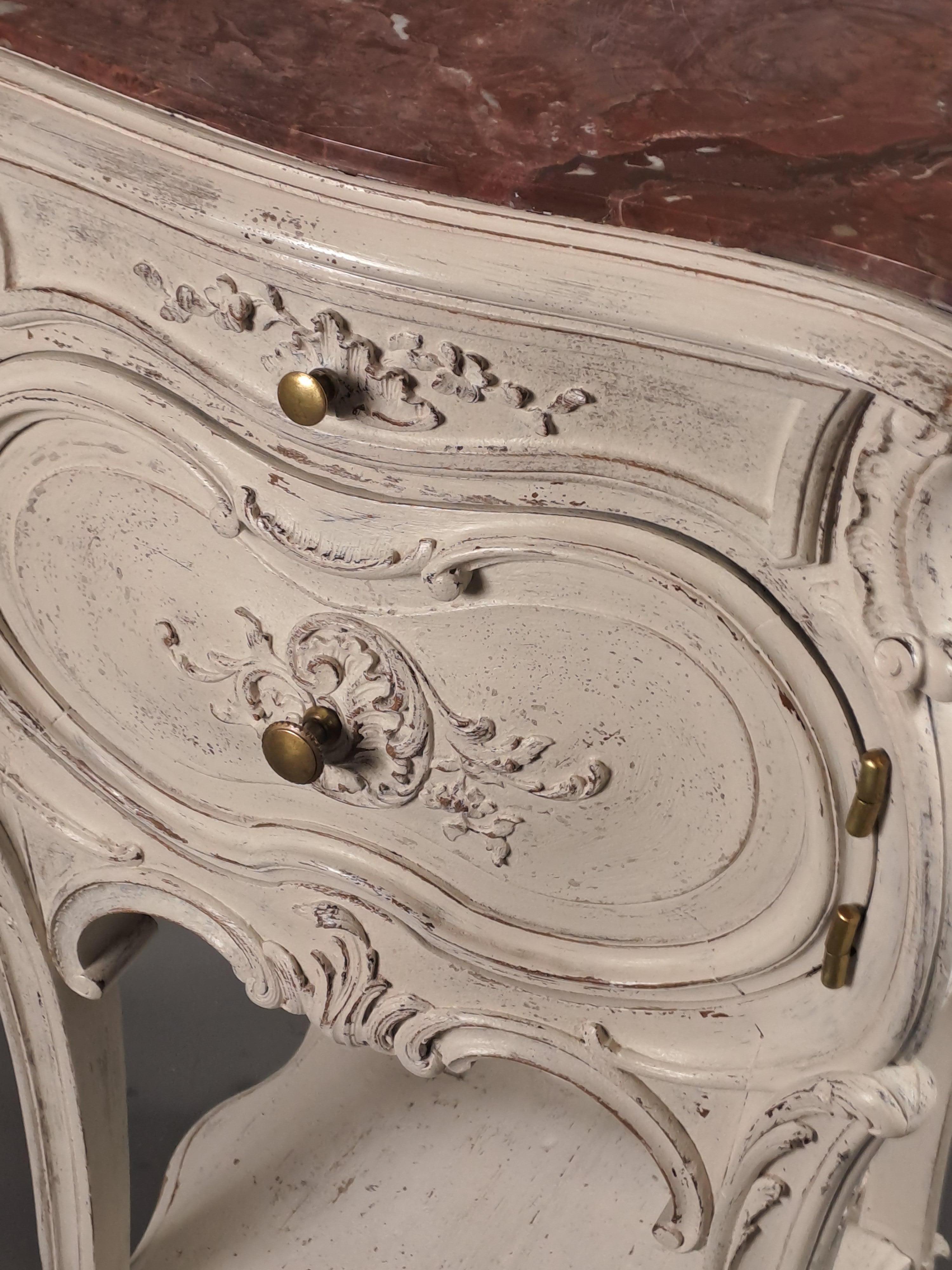 Louis XV Style Rocaille Side Table In Carved And Patinated Walnut For Sale 2