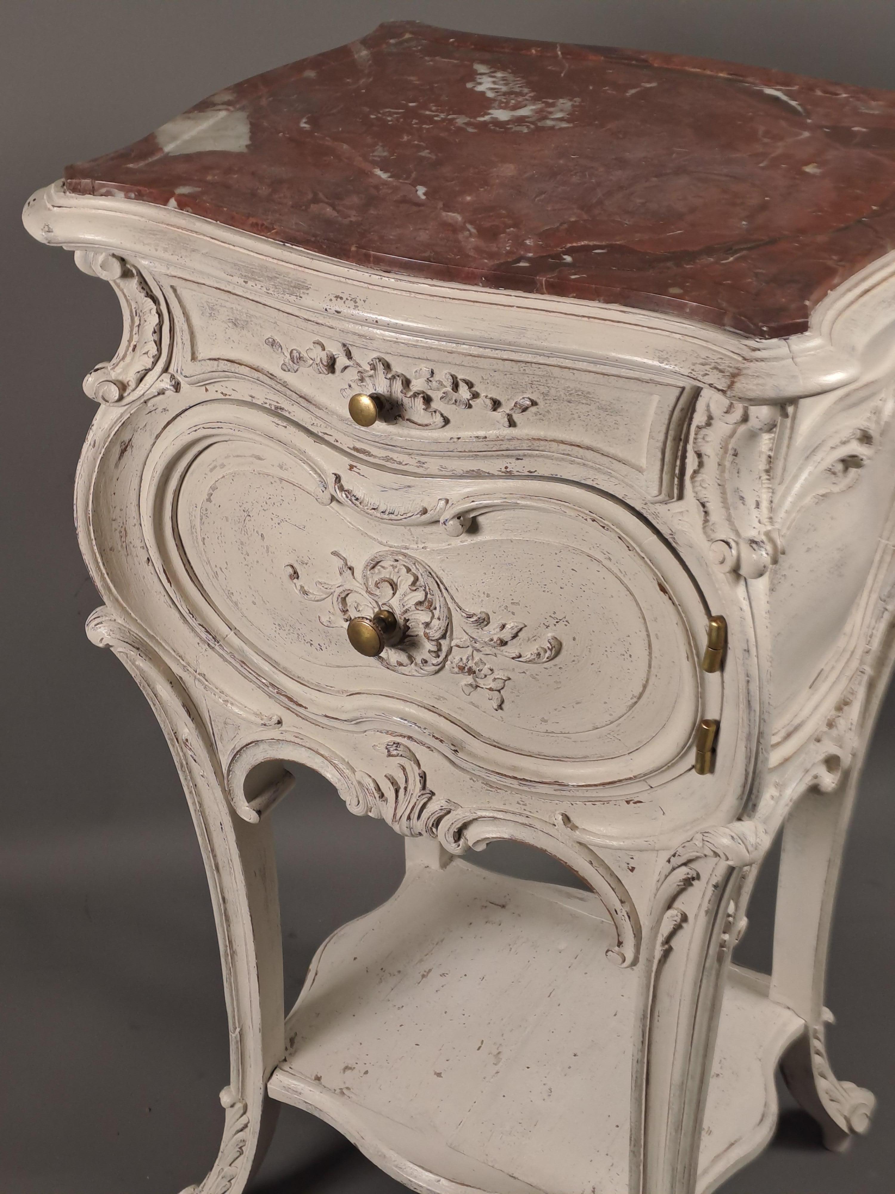 Louis XV Style Rocaille Side Table In Carved And Patinated Walnut For Sale 3