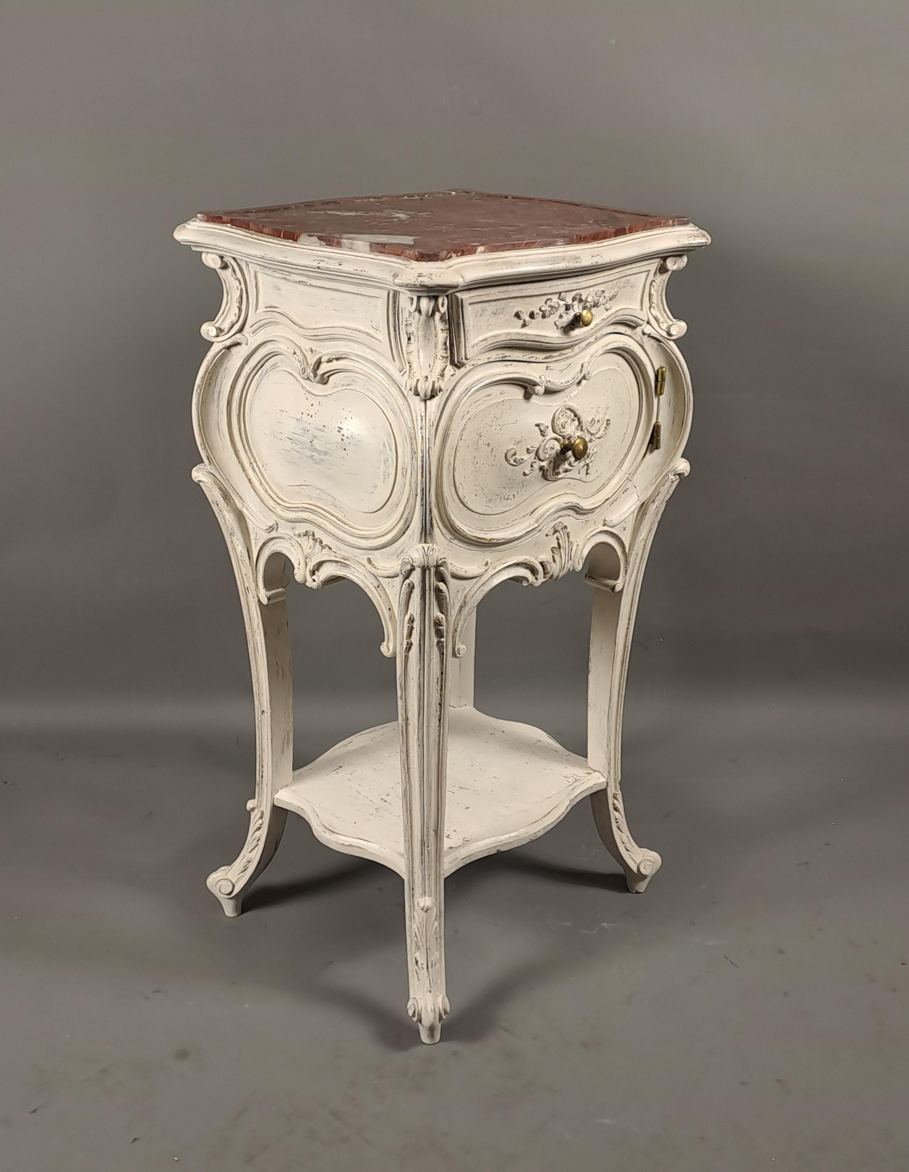Louis XV Style Rocaille Side Table In Carved And Patinated Walnut For Sale 4