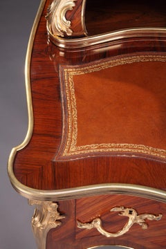 Bureau de dame en marqueterie de bois de rose de style Louis XV, 19ème siècle