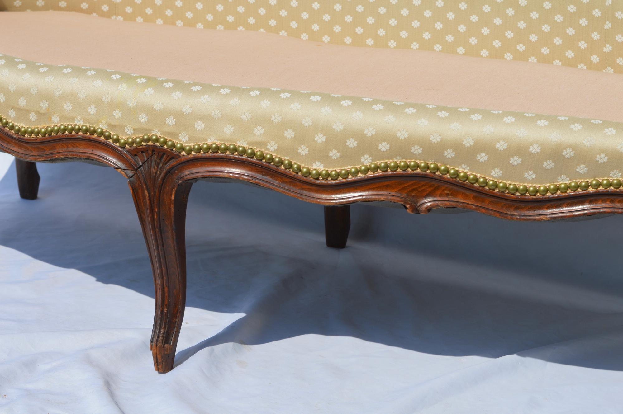 Louis XV Style Settee / Canape of a Curvaceous Form 2