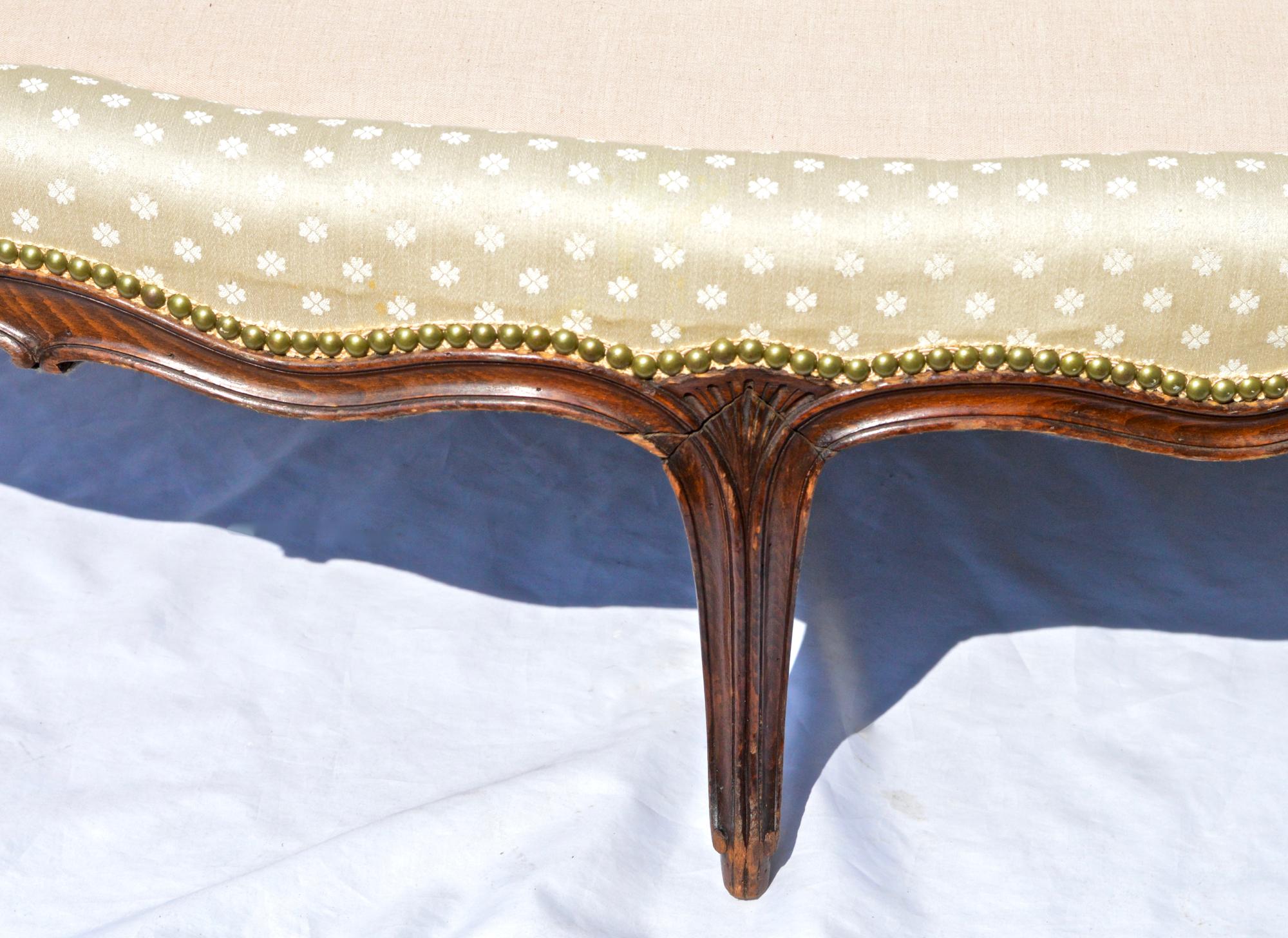 Louis XV Style Settee / Canape of a Curvaceous Form 3