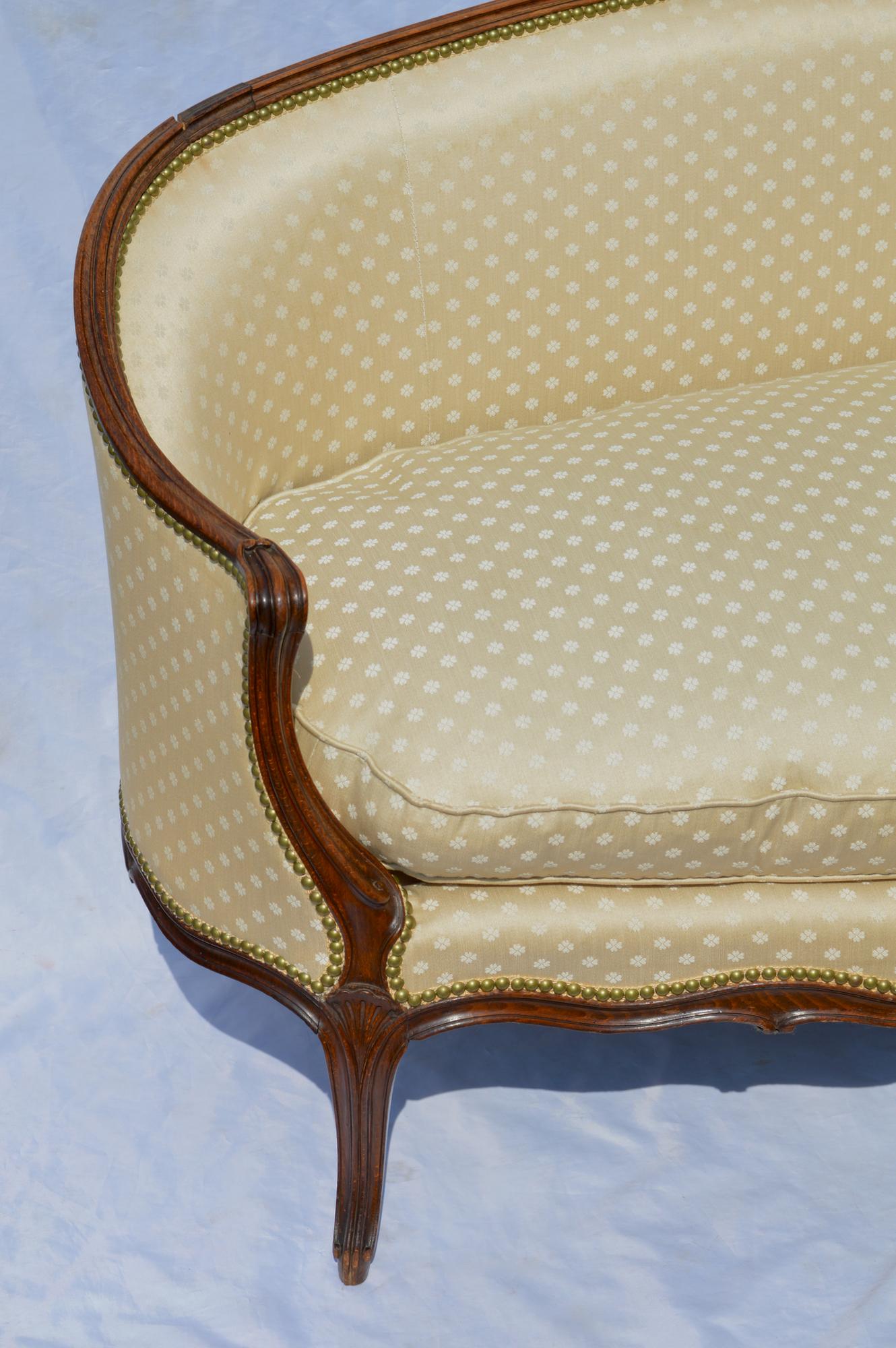 French Louis XV Style Settee / Canape of a Curvaceous Form