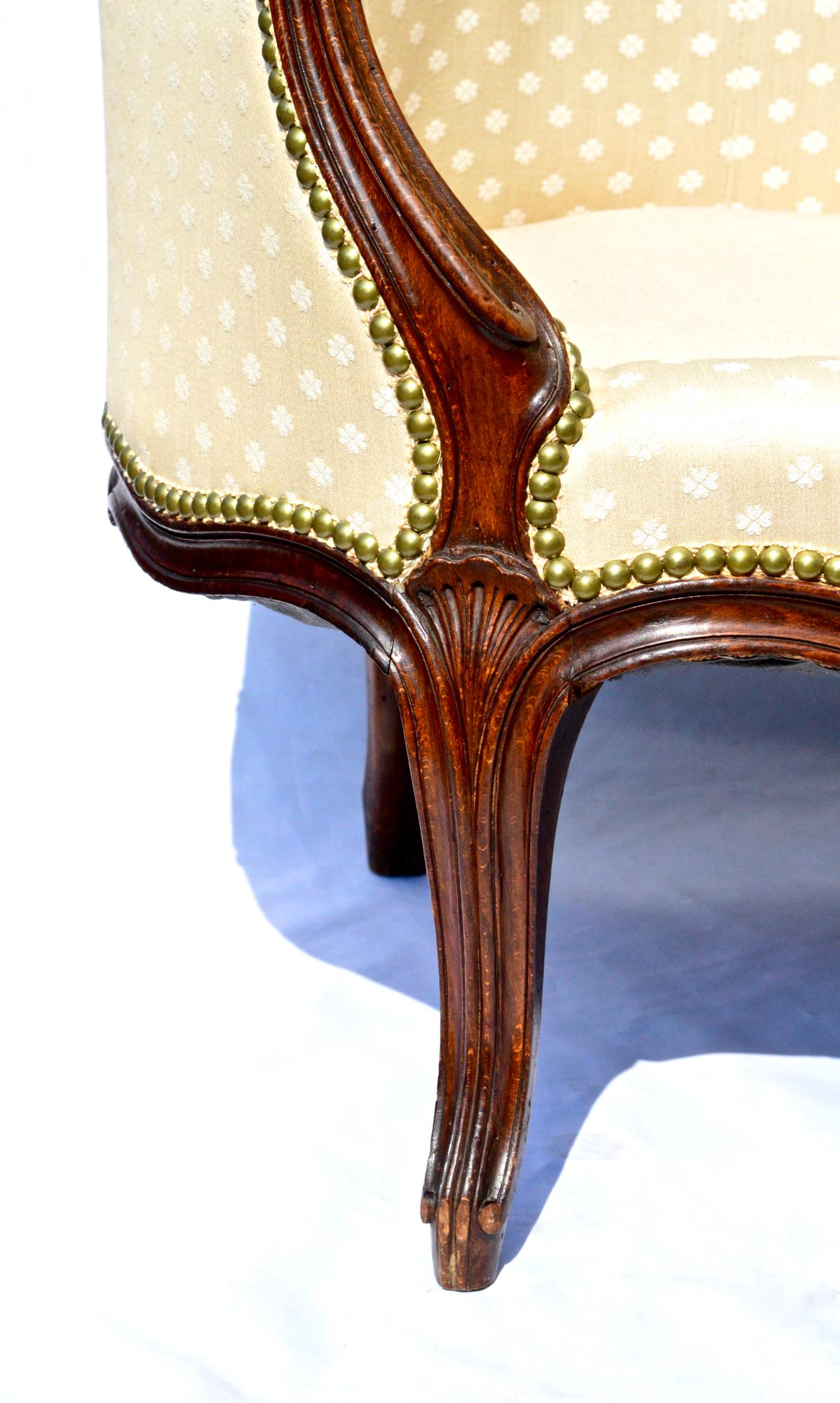 Hand-Crafted Louis XV Style Settee / Canape of a Curvaceous Form