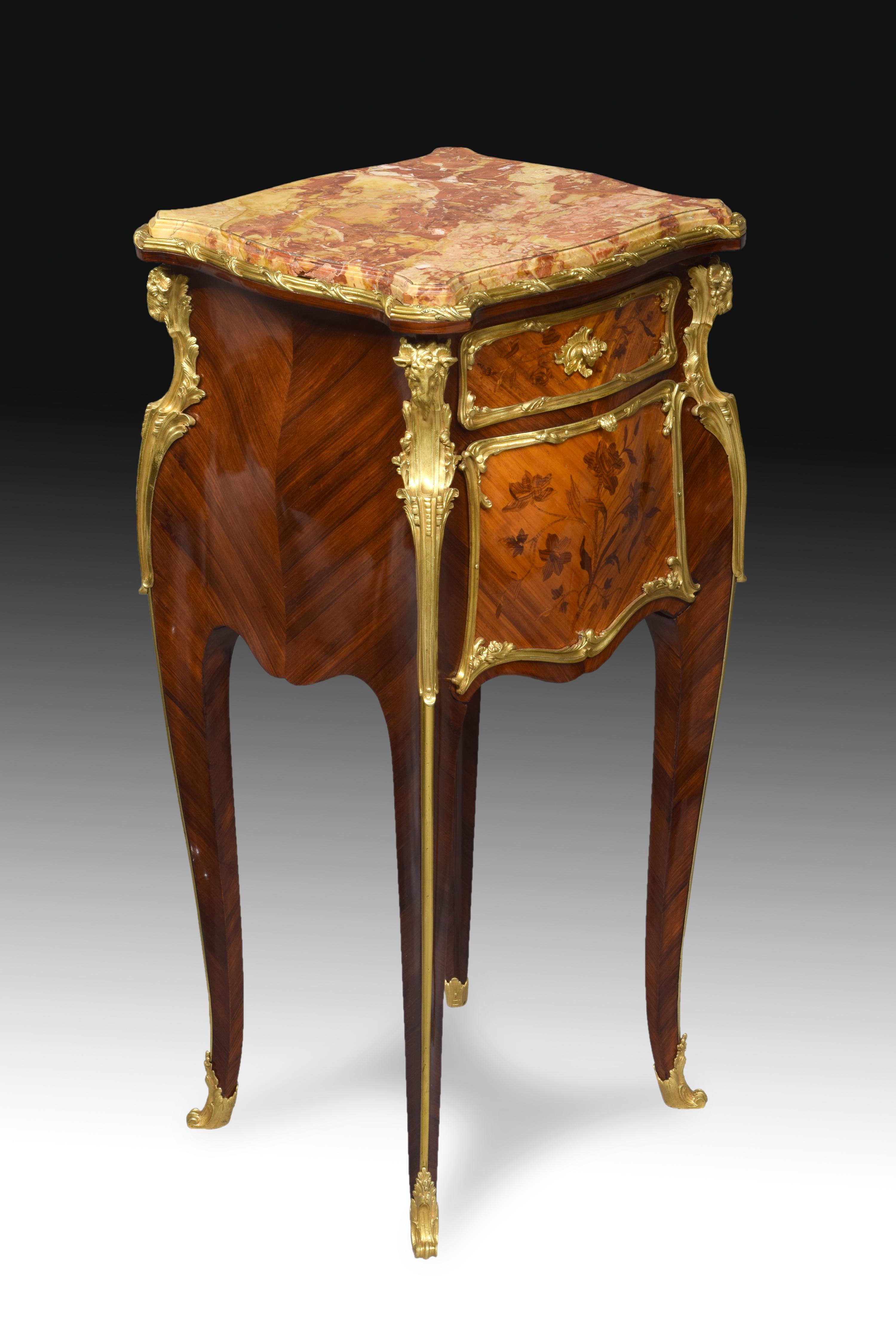 Louis XV Style Side Table, Attibuted to Joseph-Emmanuel Zwiener, France In Good Condition In Madrid, ES